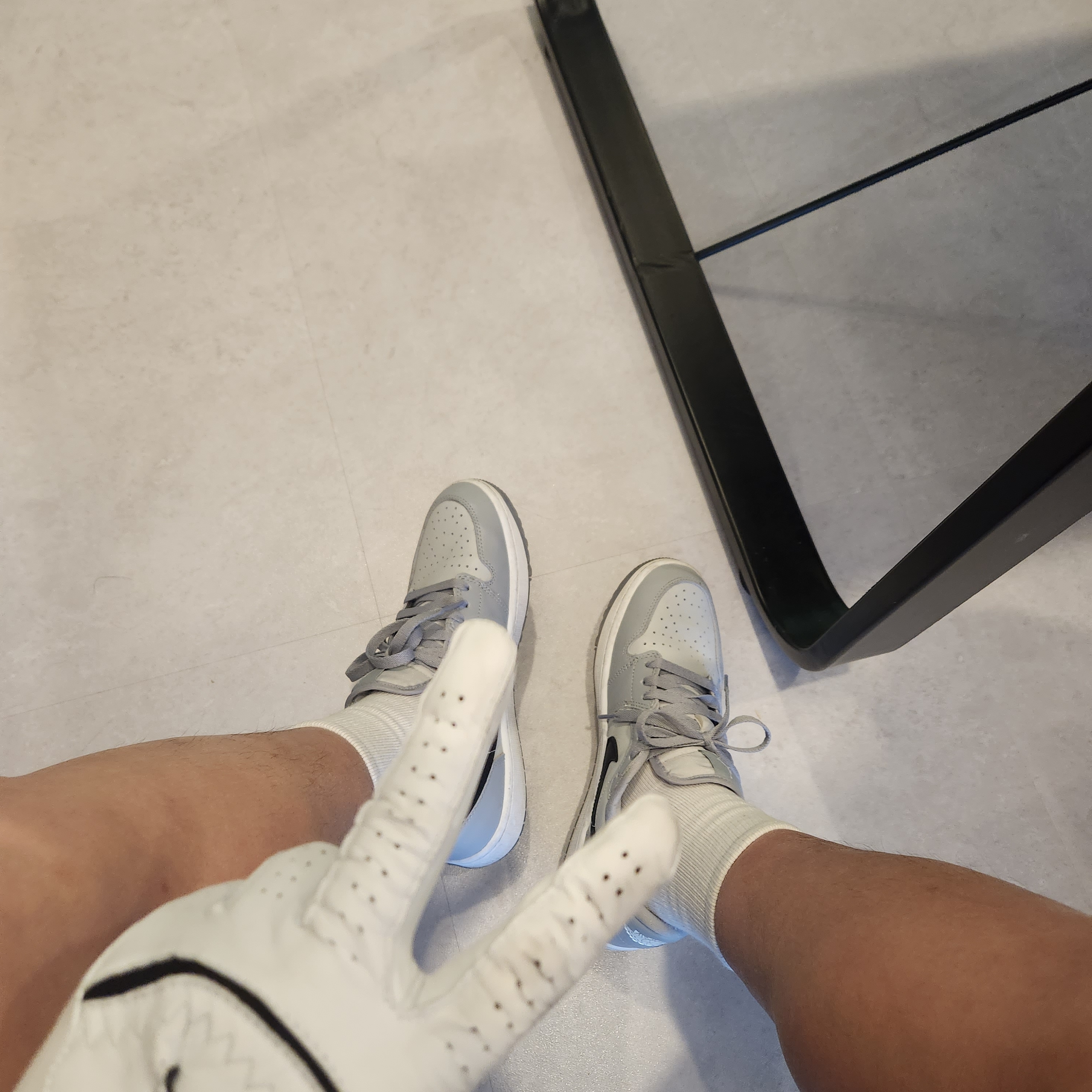 Jordan 1 Low Golf Wolf Grey 착용 스타일