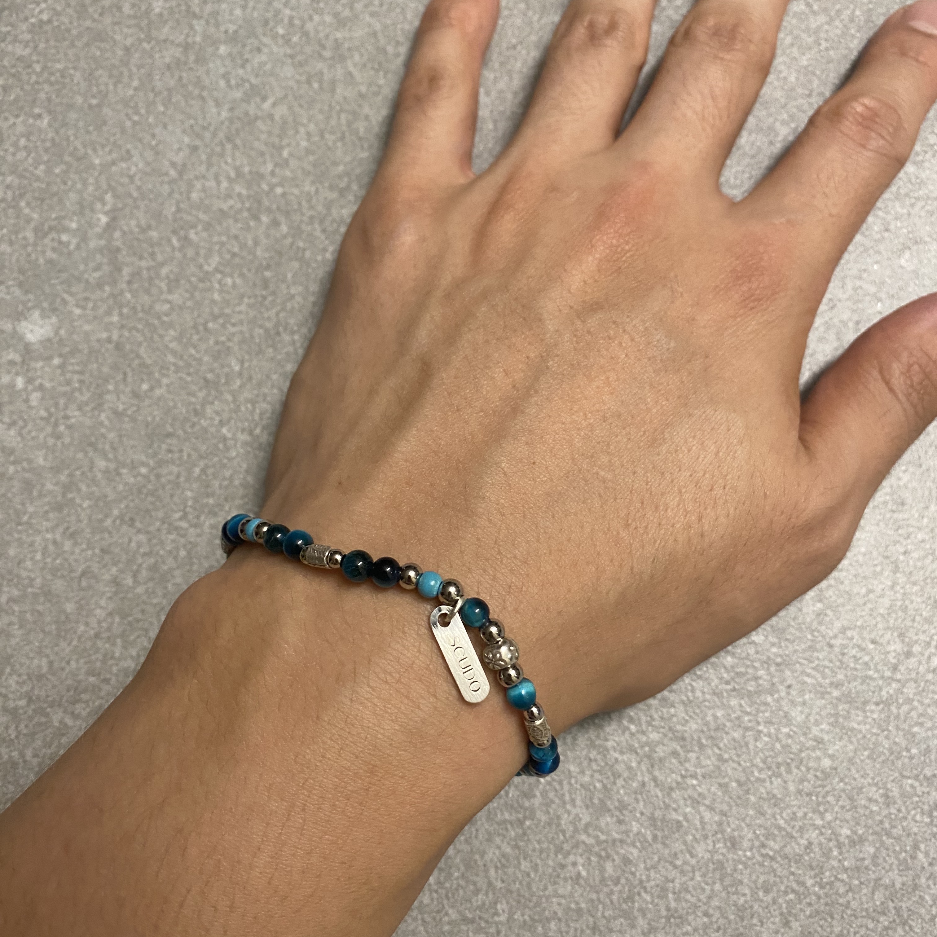 Scudo Karen Beads Bracelet Ocean Blue 착용 스타일