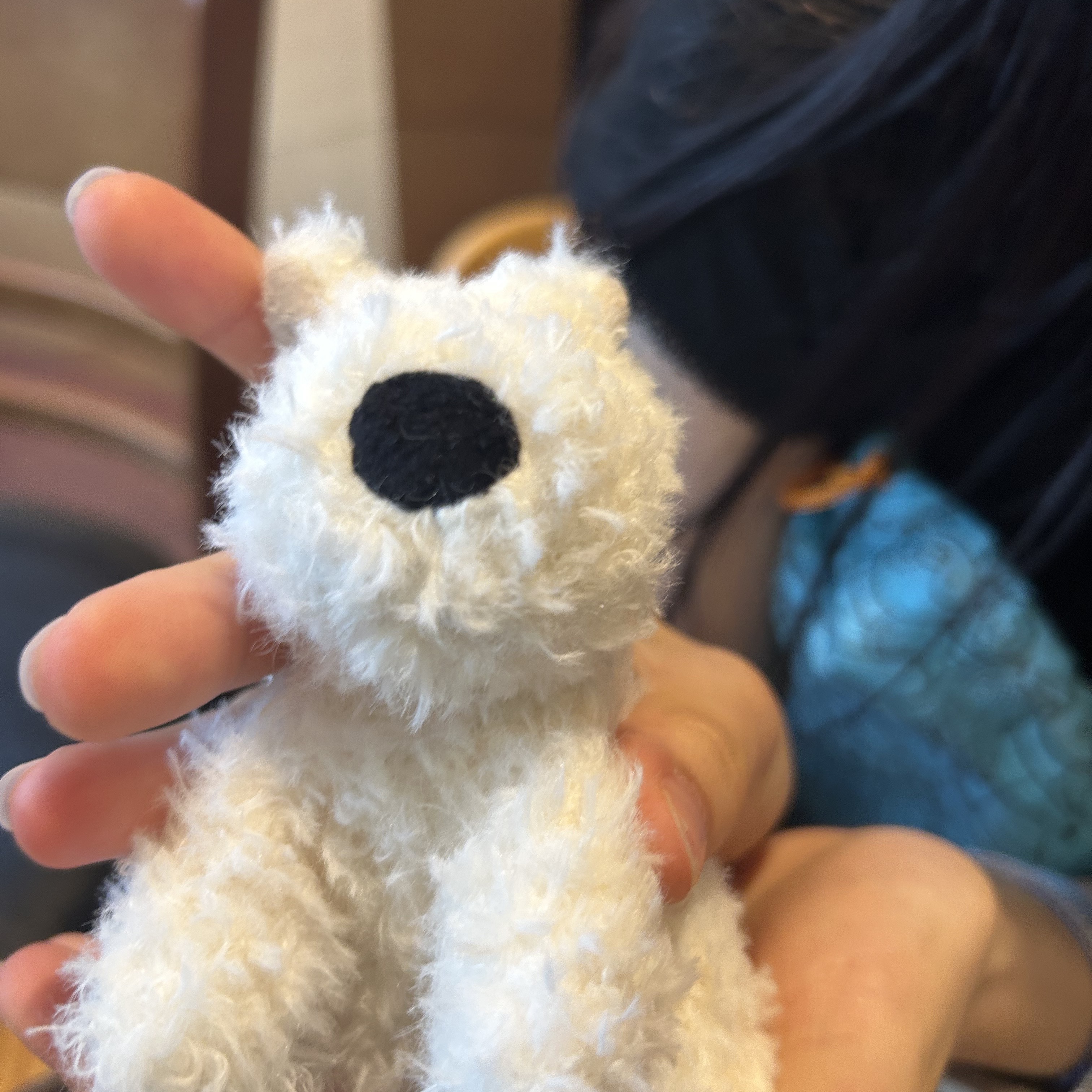 Jellycat Munro Scottie Dog Bag Charm Cream 착용 스타일