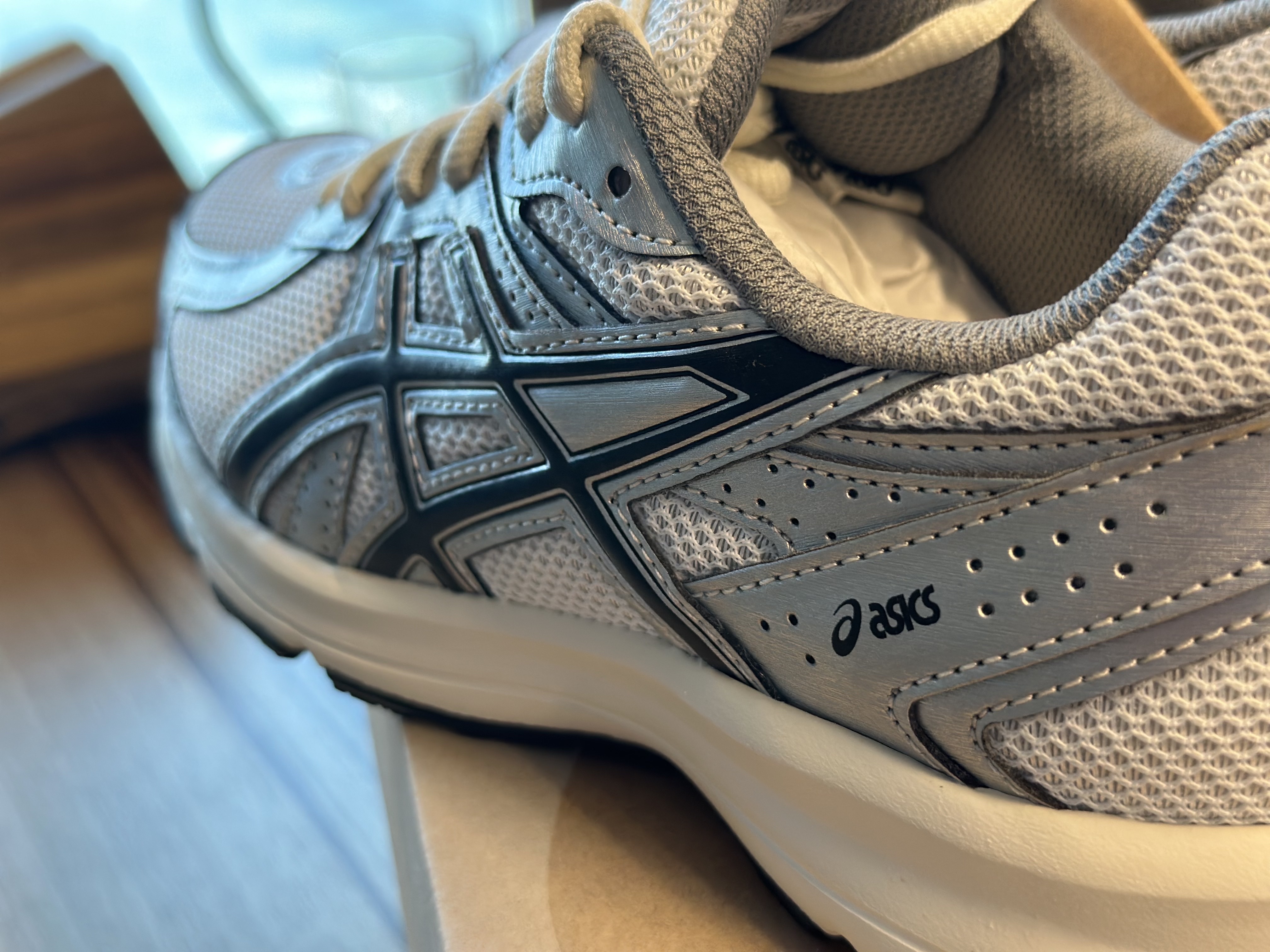 Asics Jog 100 S White Black - 2E Wide 착용 스타일 - 5