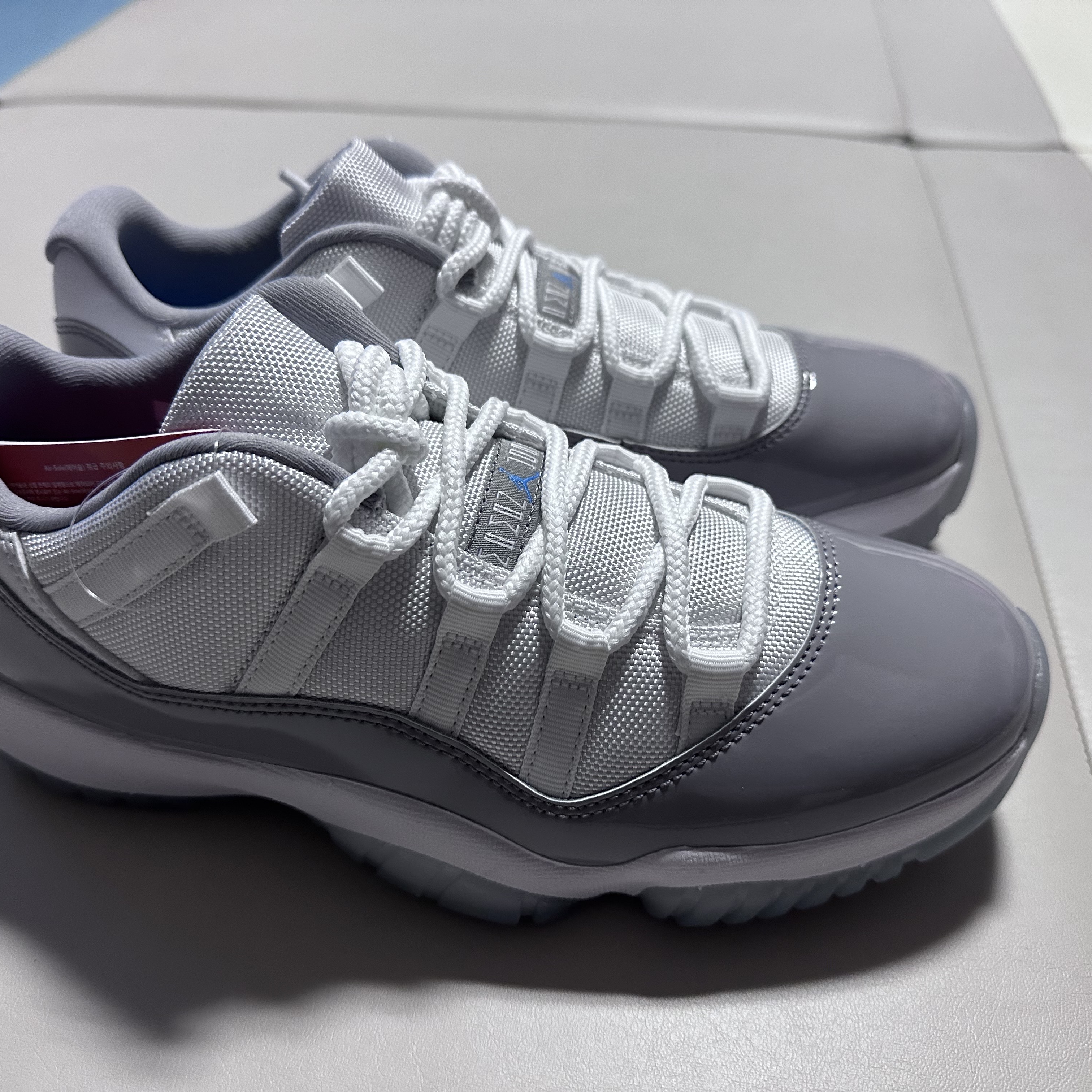 Jordan 11 Retro Low Cement Grey 착용 스타일