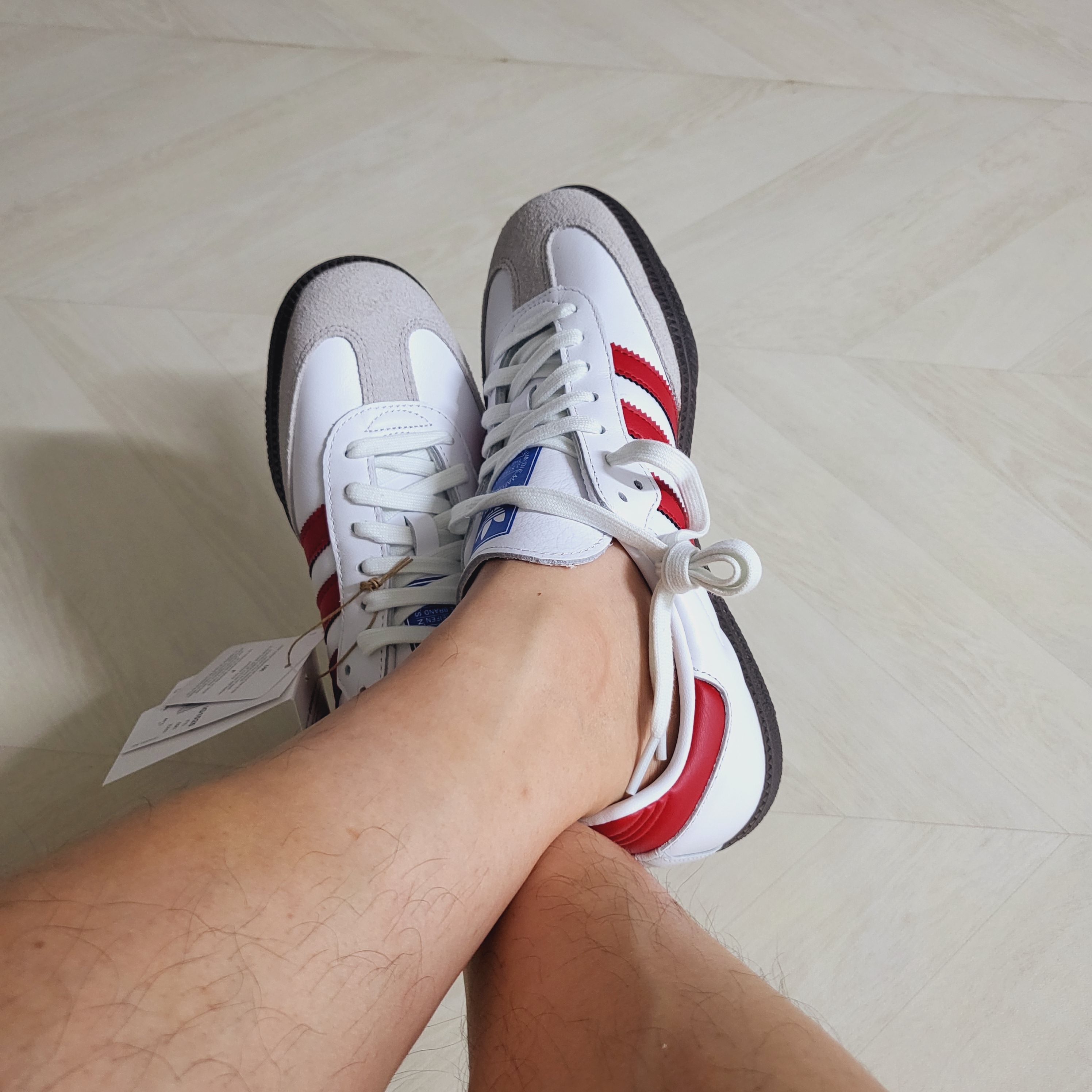 Adidas Samba OG White Better Scarlet 착용 스타일 - 1