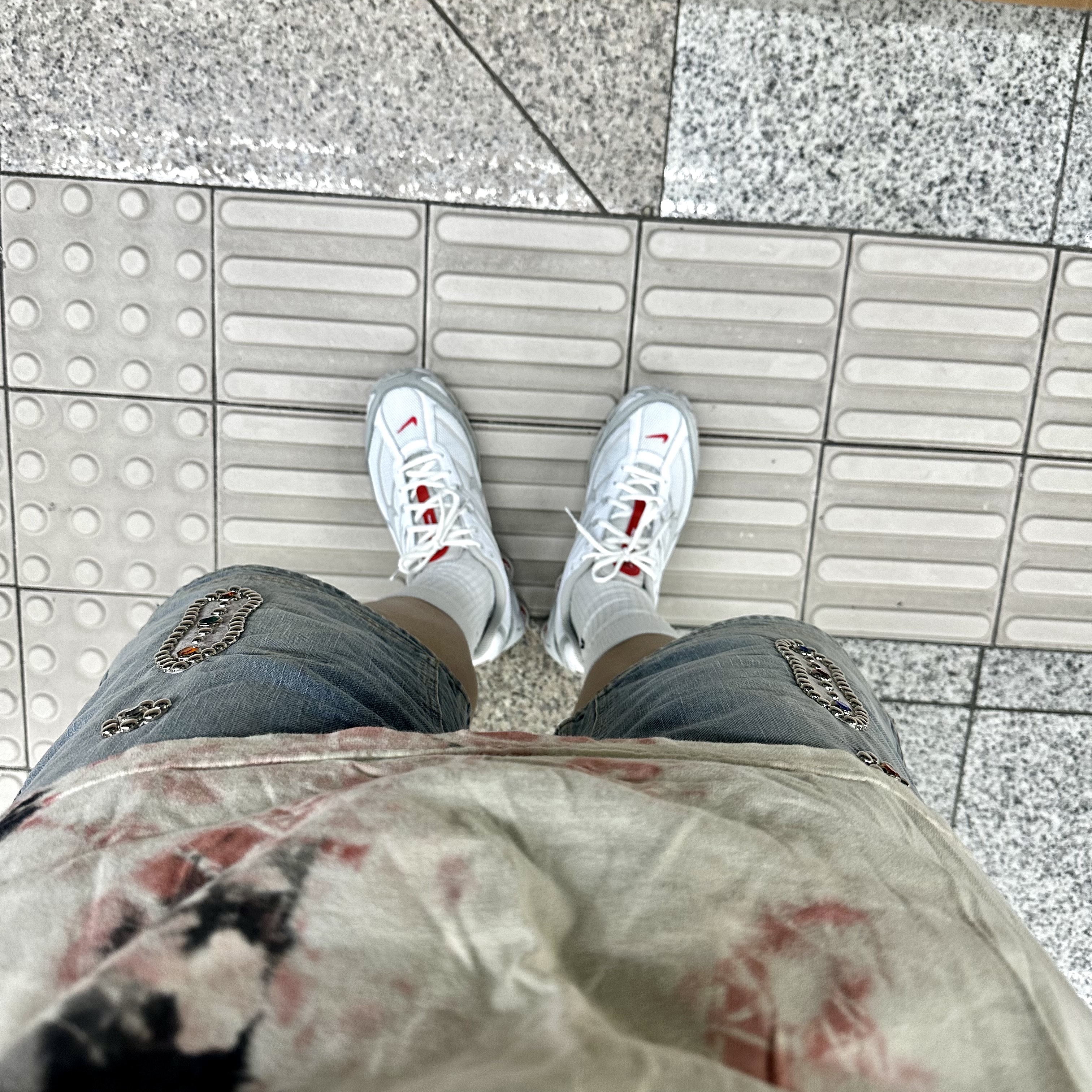 Supreme Mesh Backpack White - 23SS, Nike x Supreme Shox Ride 2 SP White 착용 스타일 - 1