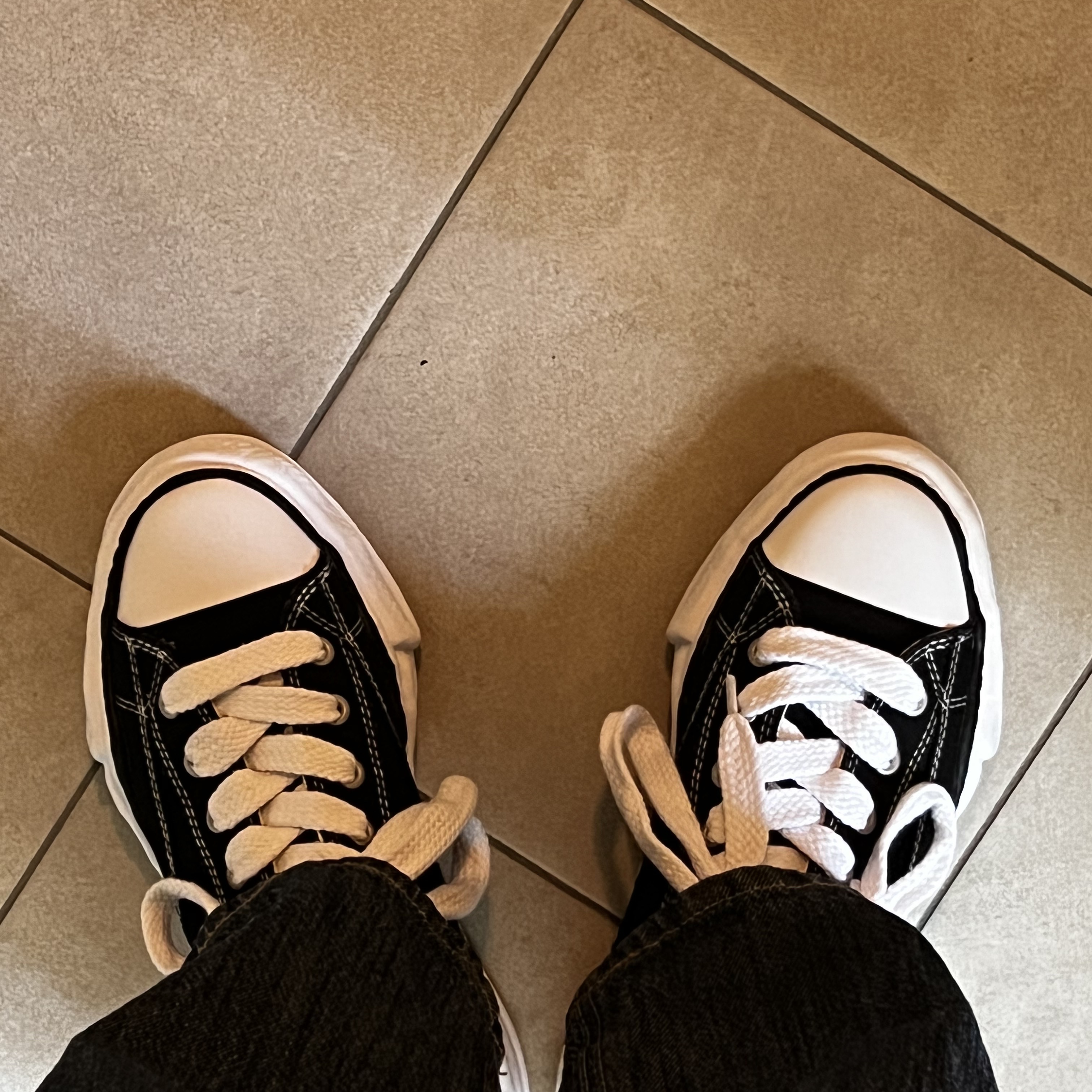 Maison Mihara Yasuhiro Peterson OG Sole Canvas Low Sneakers Black 착용 스타일