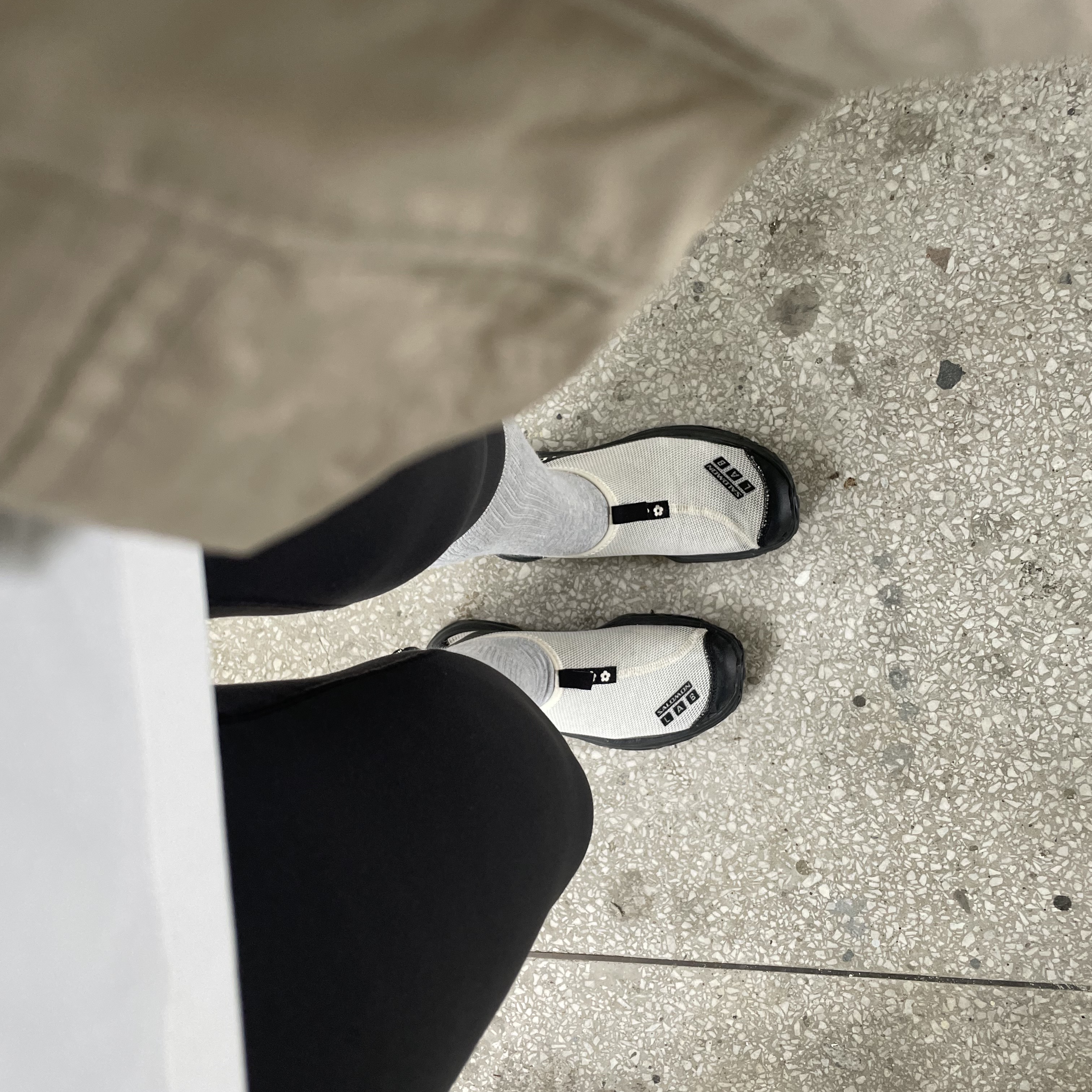 Salomon x Sandy Liang RX Moc 3.0 Black White 착용 스타일