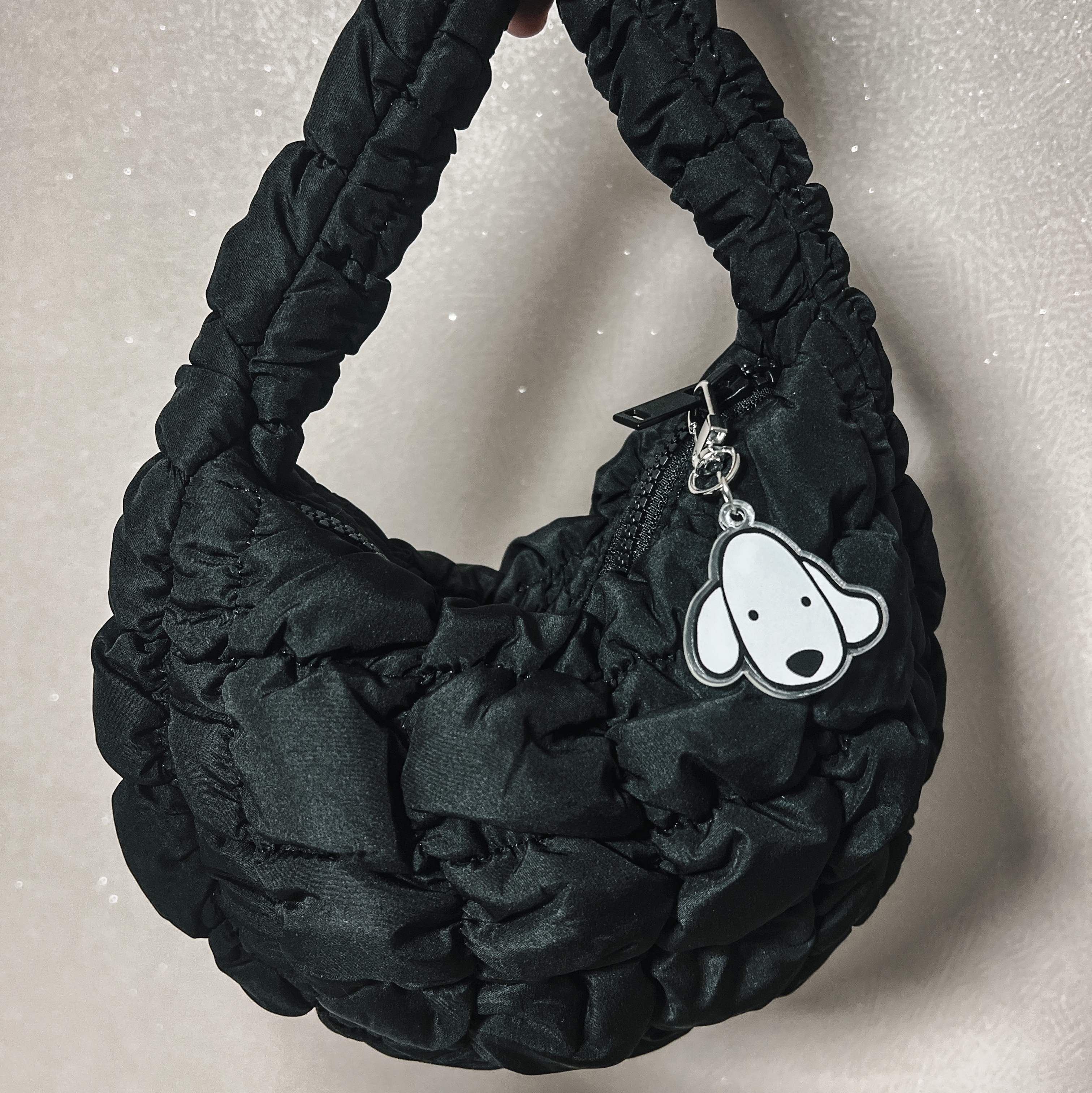 COS Quilted Micro Bag Black 착용 스타일
