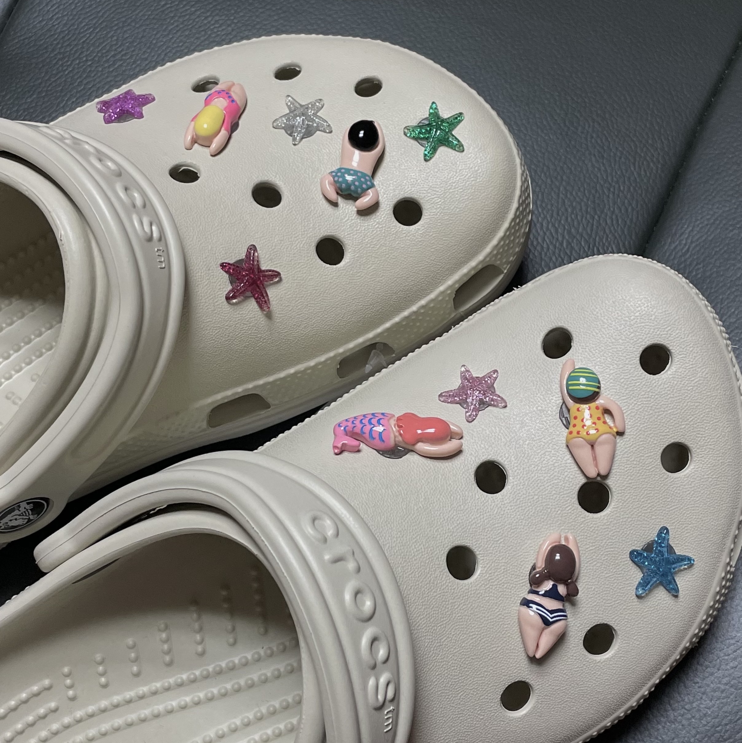 Crocs Classic Clog Bone 착용 스타일