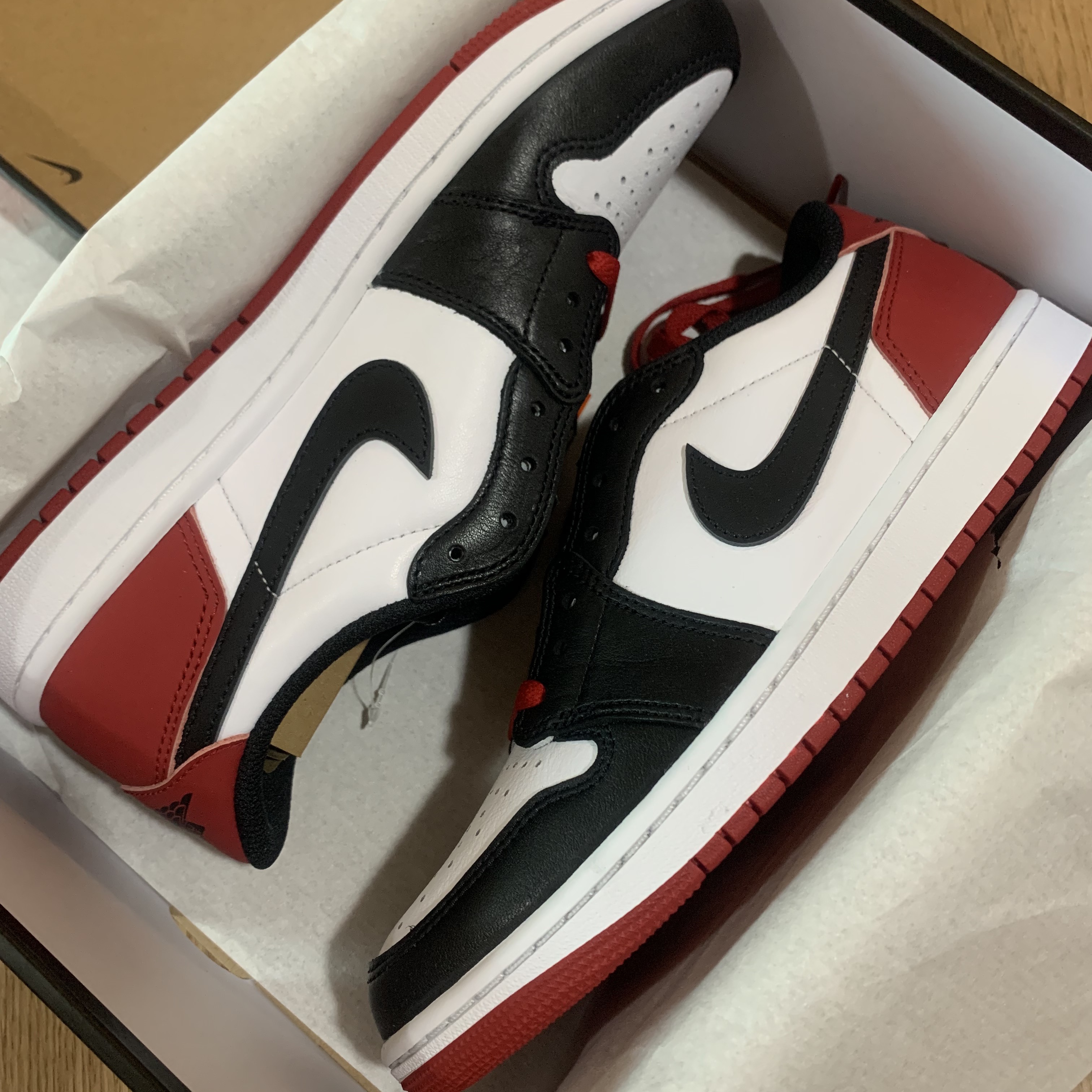 Jordan 1 Retro Low OG Black Toe 착용 스타일 - 3