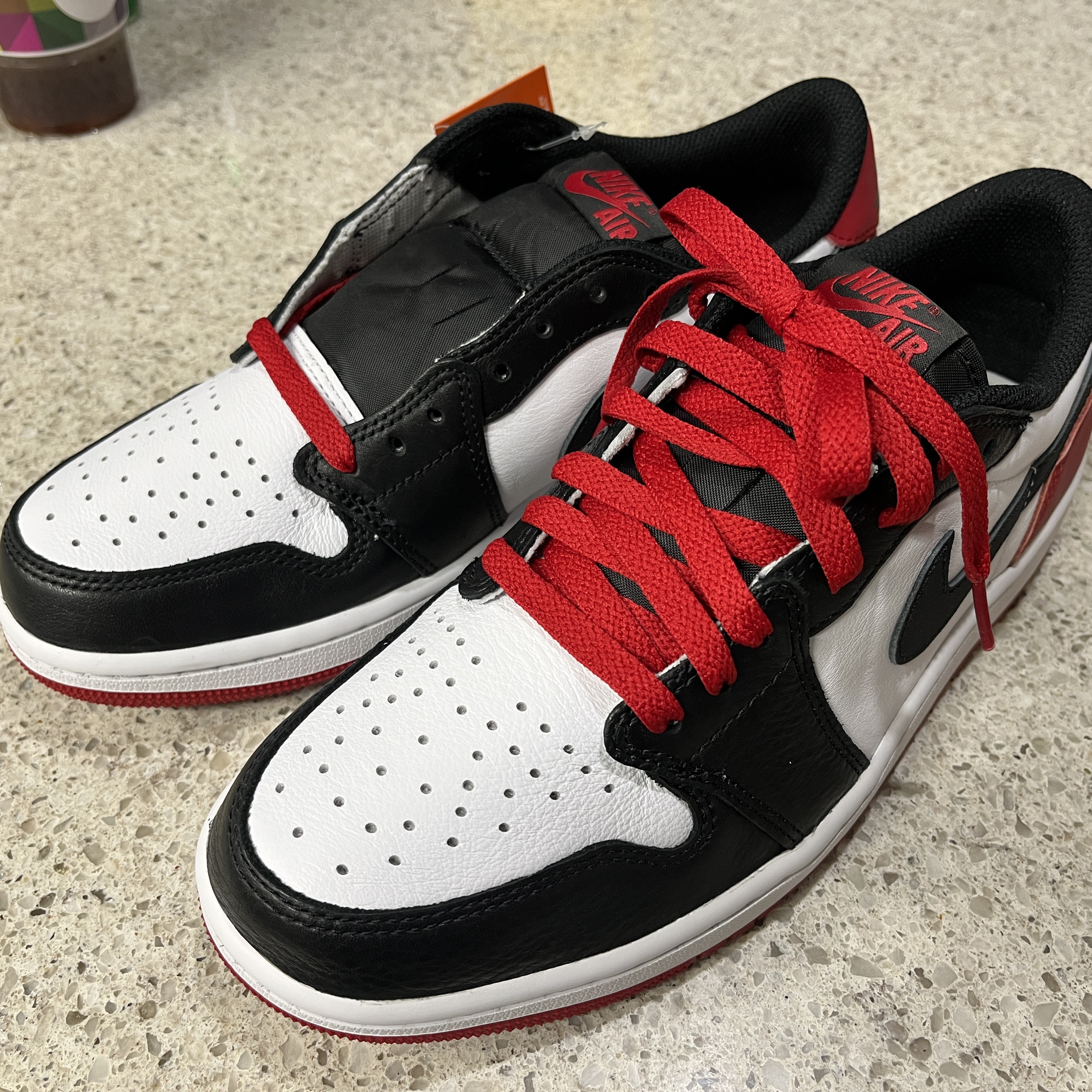 Jordan 1 Retro Low OG Black Toe 착용 스타일 - 2