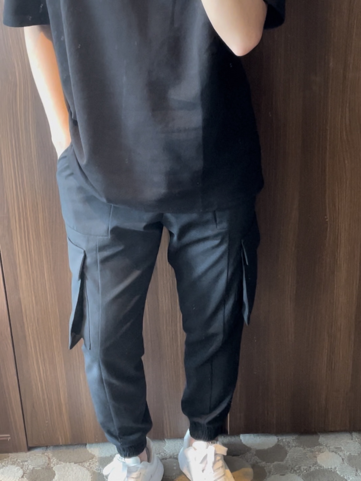 Juun.J Wool Blended Cargo Jogger Pants Black - 22SS, Maison Mihara Yasuhiro Wayne OG Sole Leather Low-top Sneakers White 착용 스타일 - 2