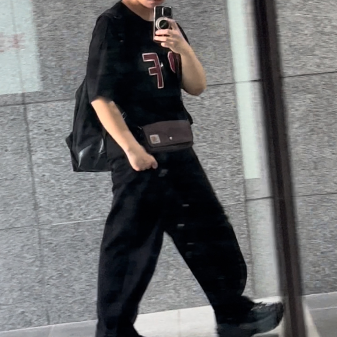 Balenciaga Defender Sneakers Black 착용 스타일
