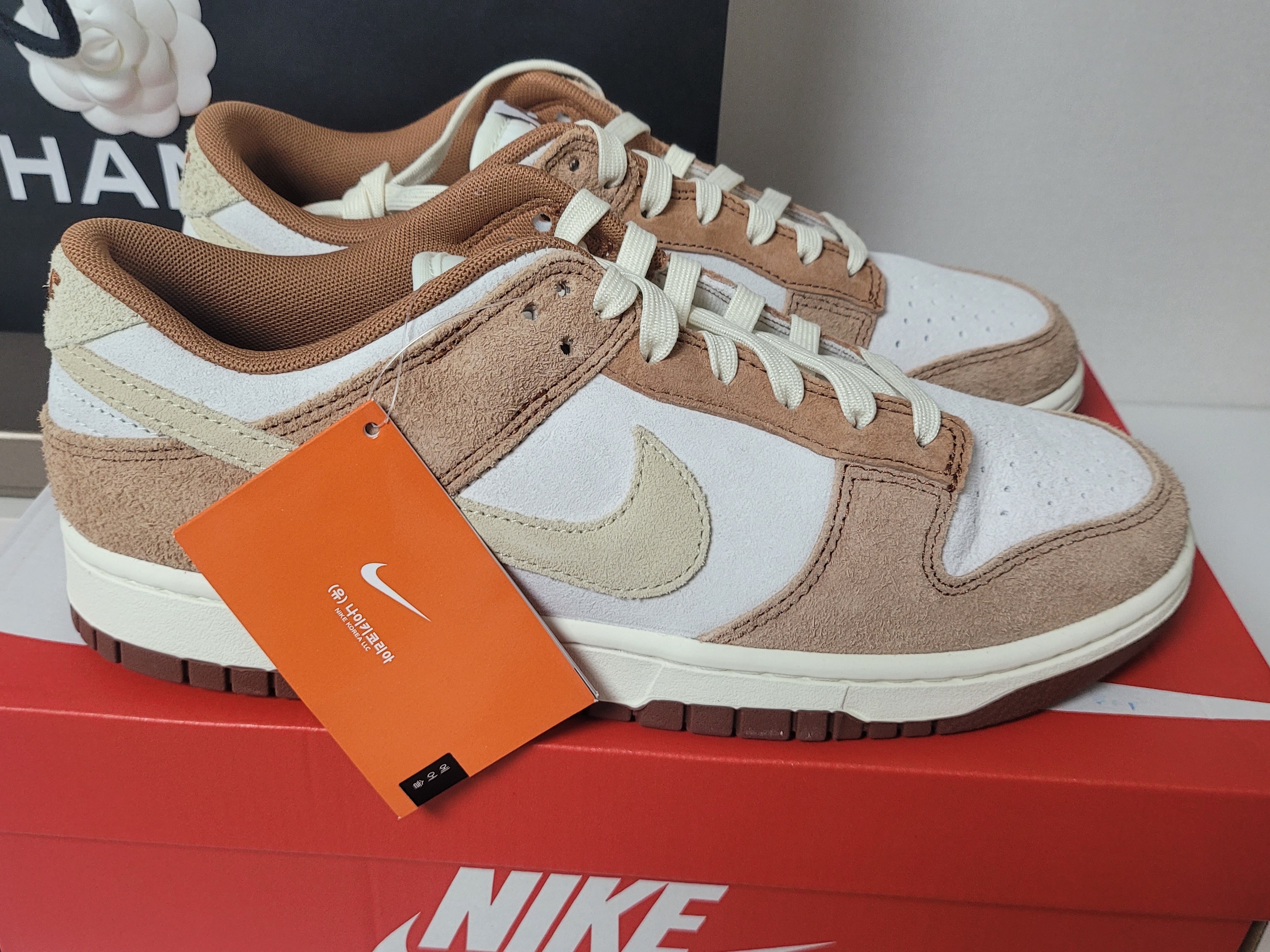 Nike Dunk Low Pro Premium Medium Curry 착용 스타일 - 1