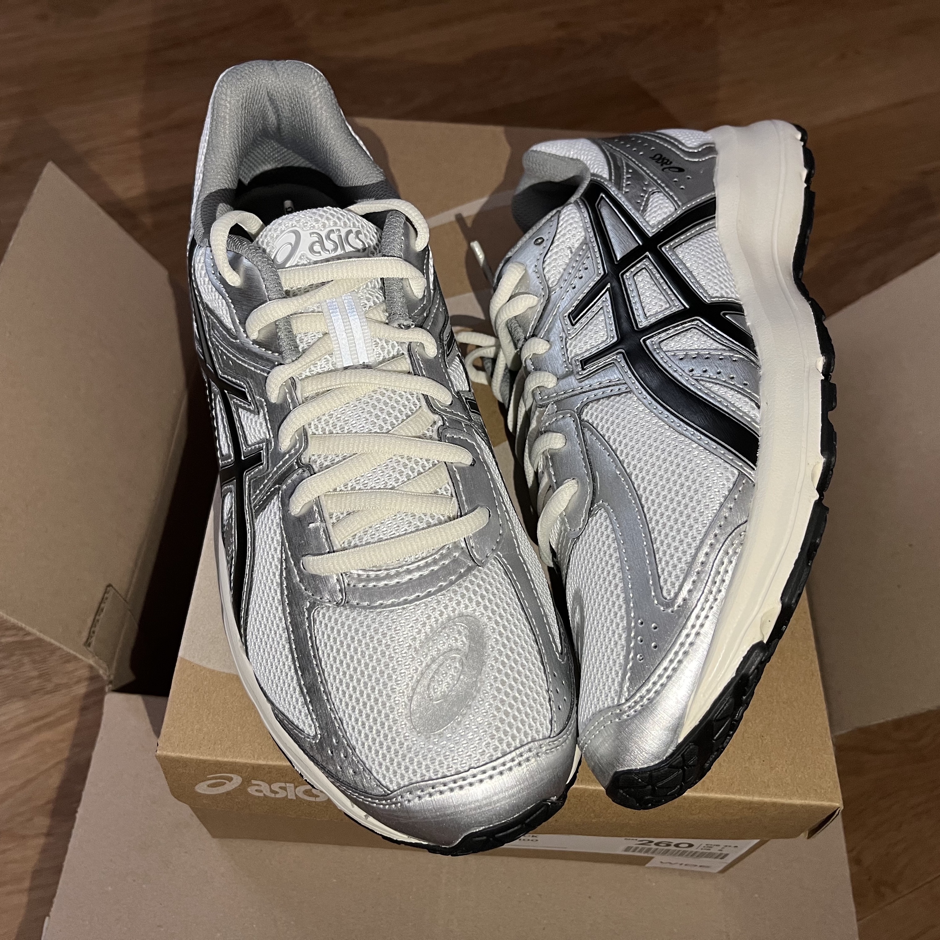 Asics Jog 100 S White Black - 2E Wide 착용 스타일