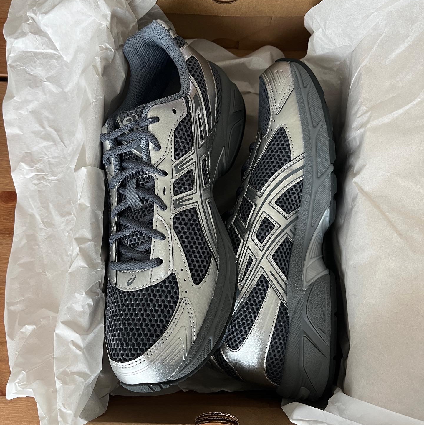 Asics Gel-1130 Steel Grey Pure Silver 착용 스타일