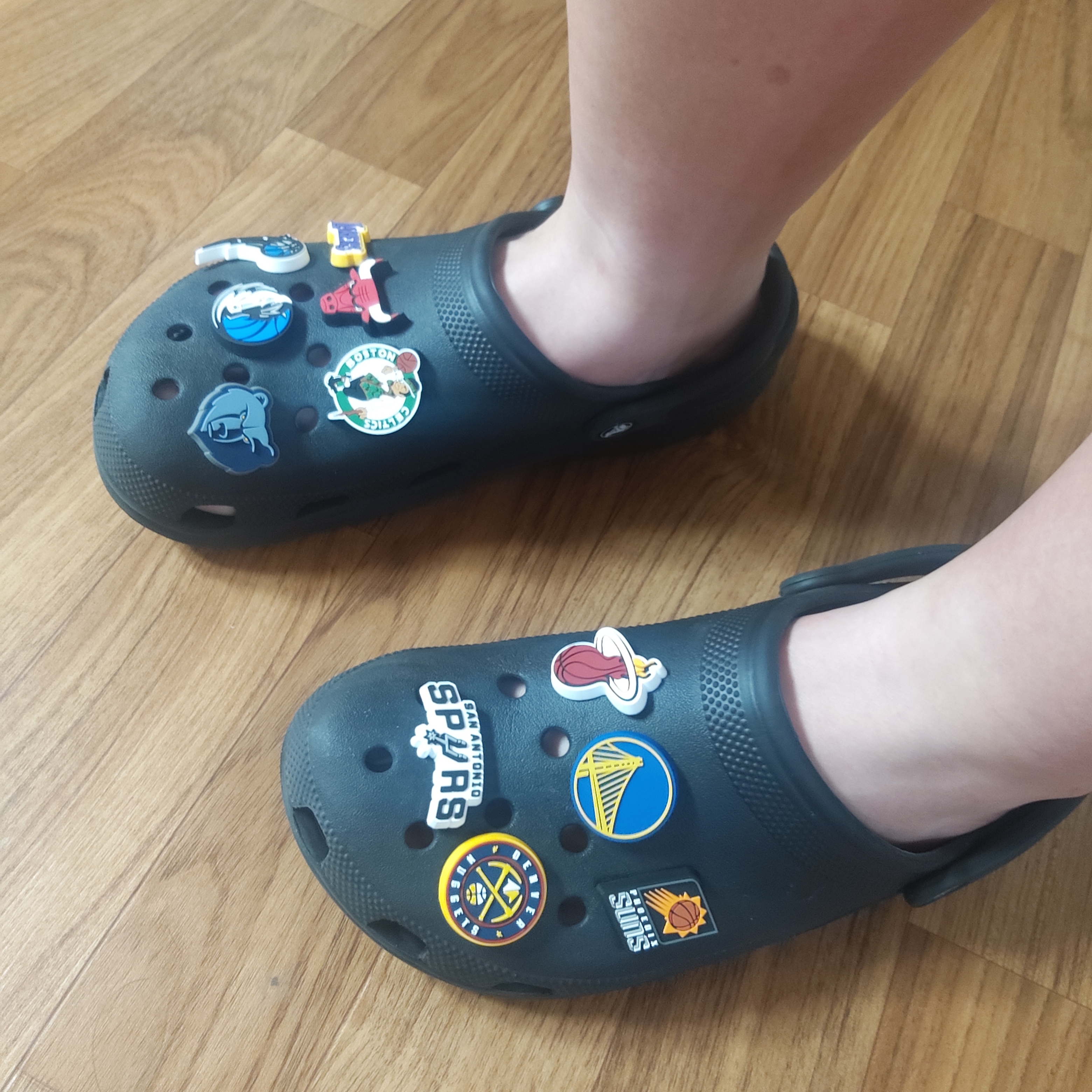 Crocs Classic Clog Black 착용 스타일