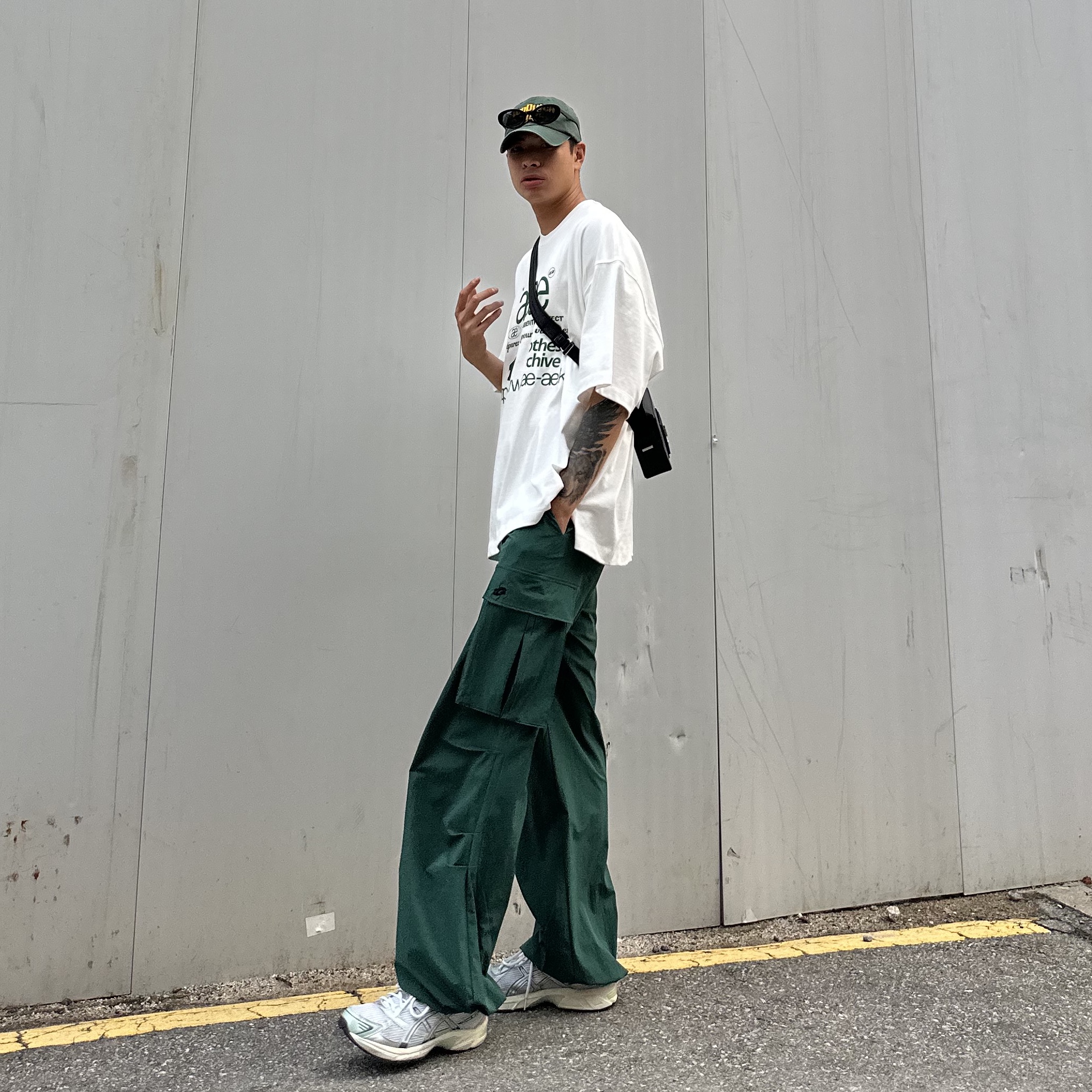 Asics x Naked Gel-1130 White Pure Silver, Wooyoungmi Square Mini Bag Black 착용 스타일 - 2