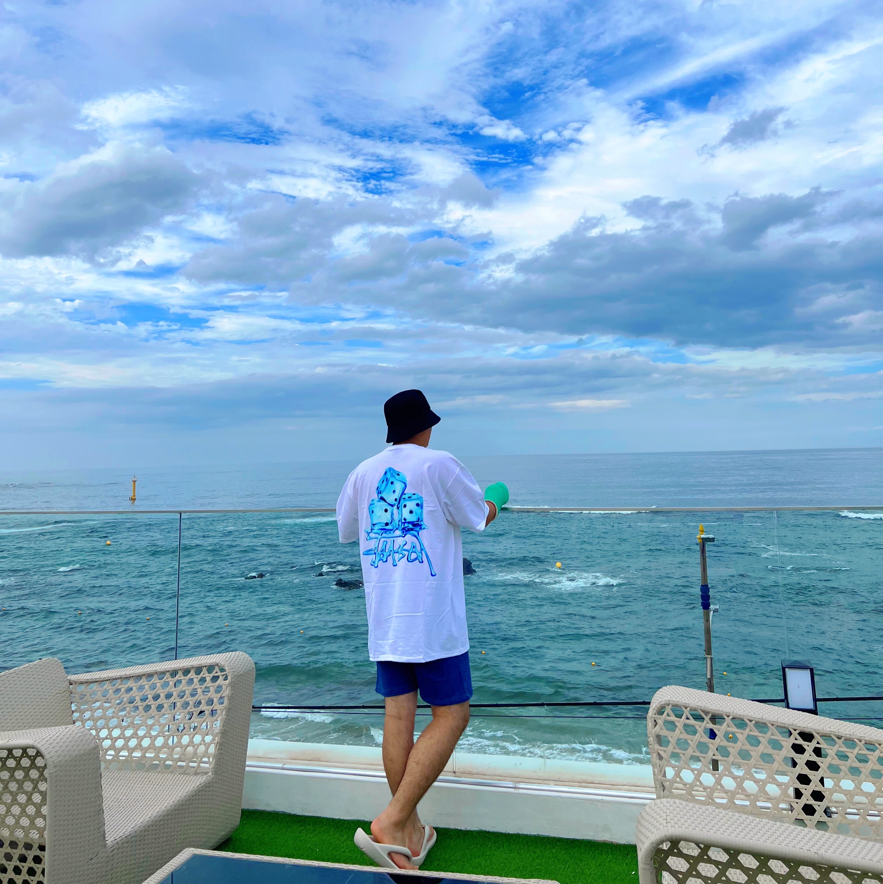 Stussy Melted T-Shirt White, Taw&Toe Flip Flop Zerovity Bio Cream 착용 스타일
