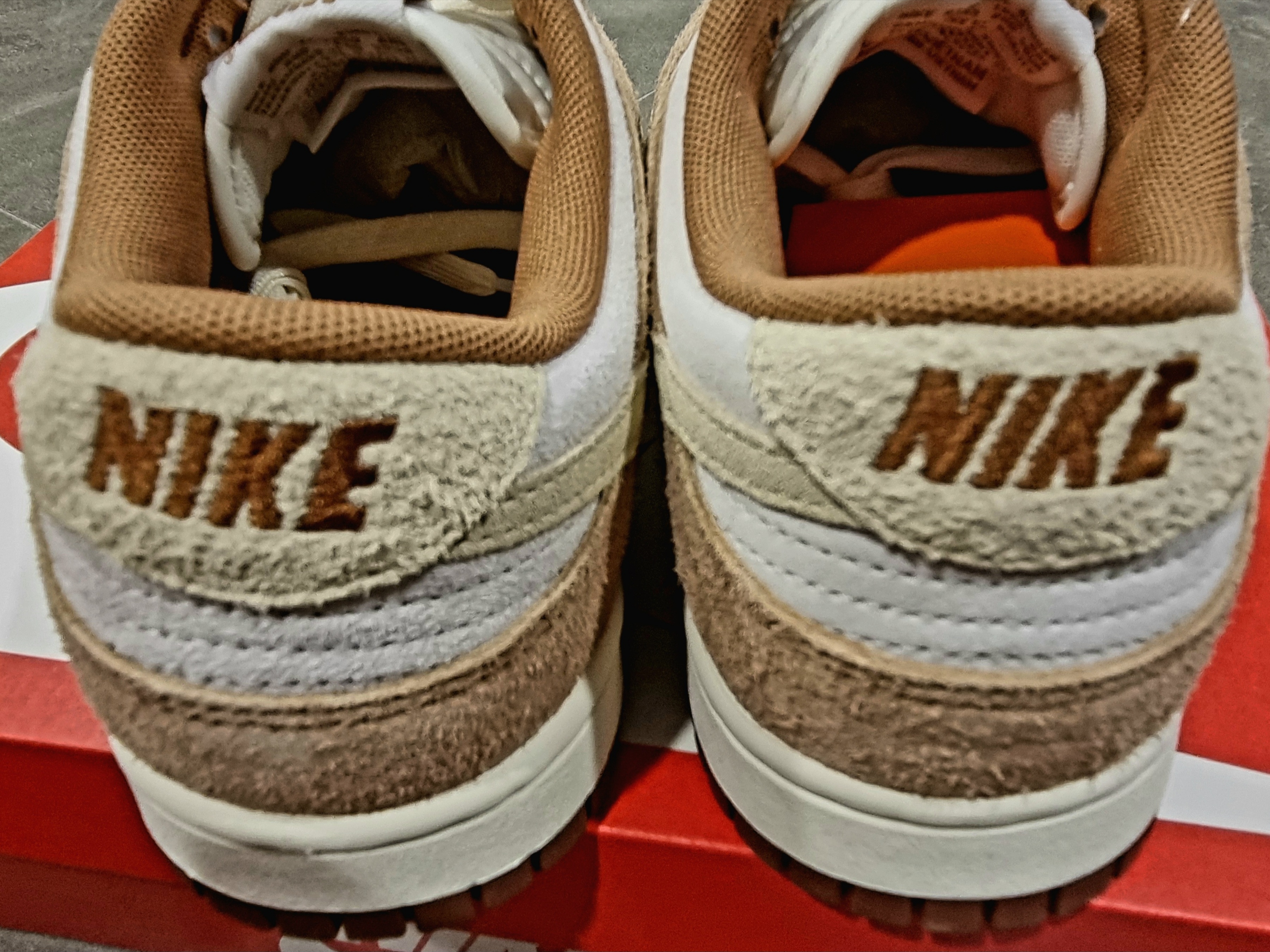 Nike Dunk Low Pro Premium Medium Curry 착용 스타일 - 4