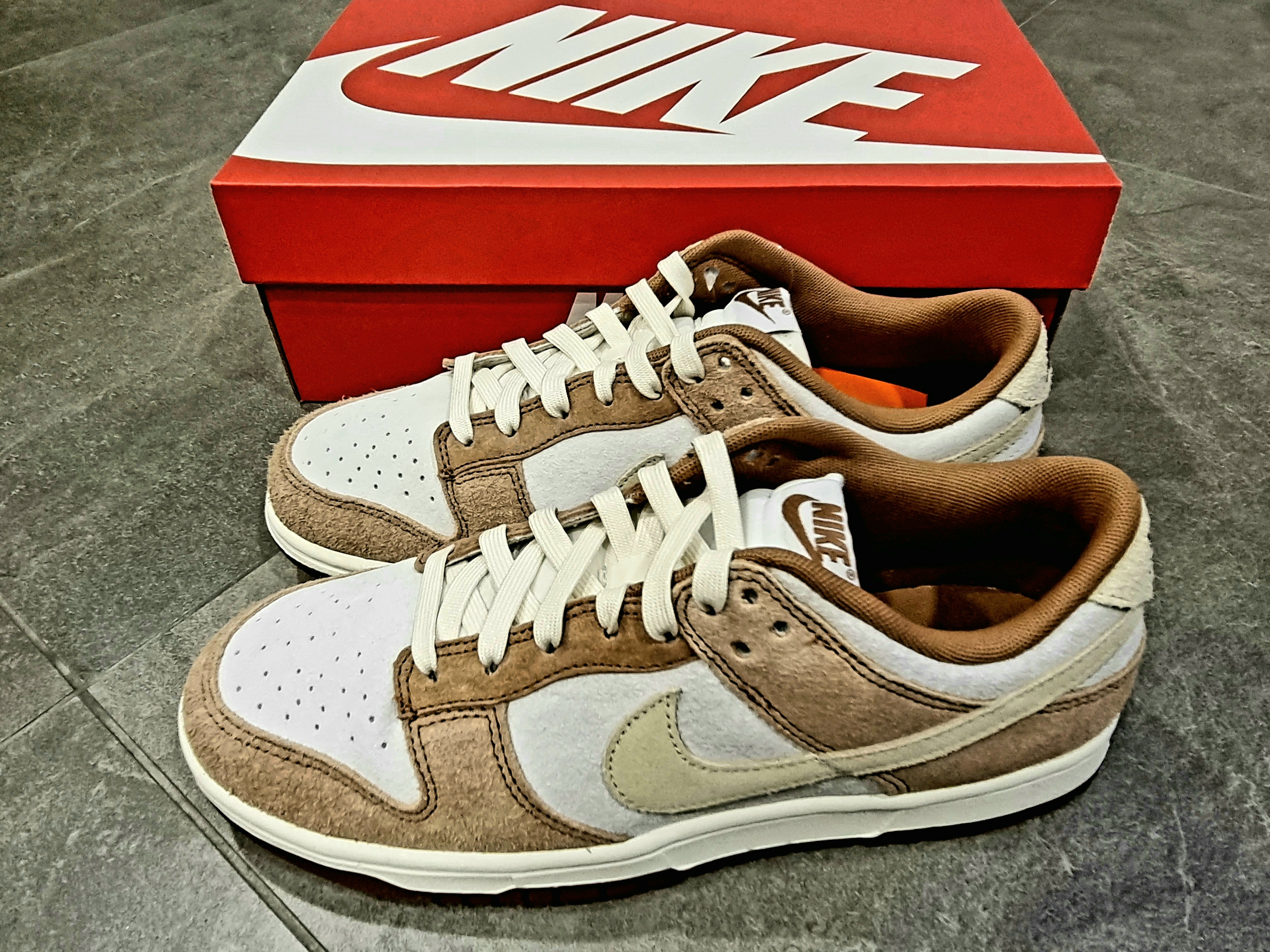 Nike Dunk Low Pro Premium Medium Curry 착용 스타일 - 5