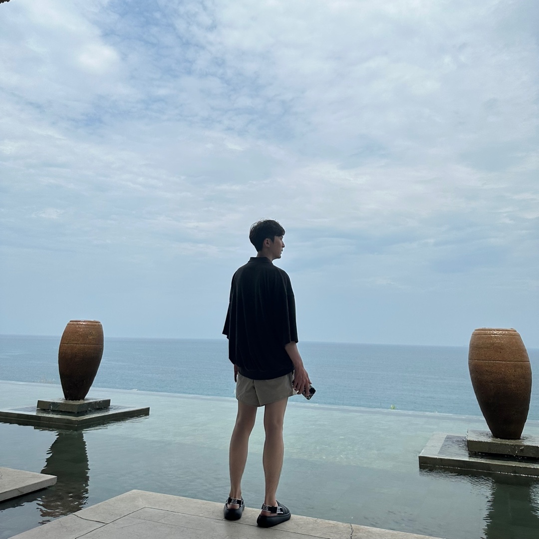 Essentials Running Nylon Short Seal - 23SS, UGG Sport Yeah Slide Black 착용 스타일 - 1