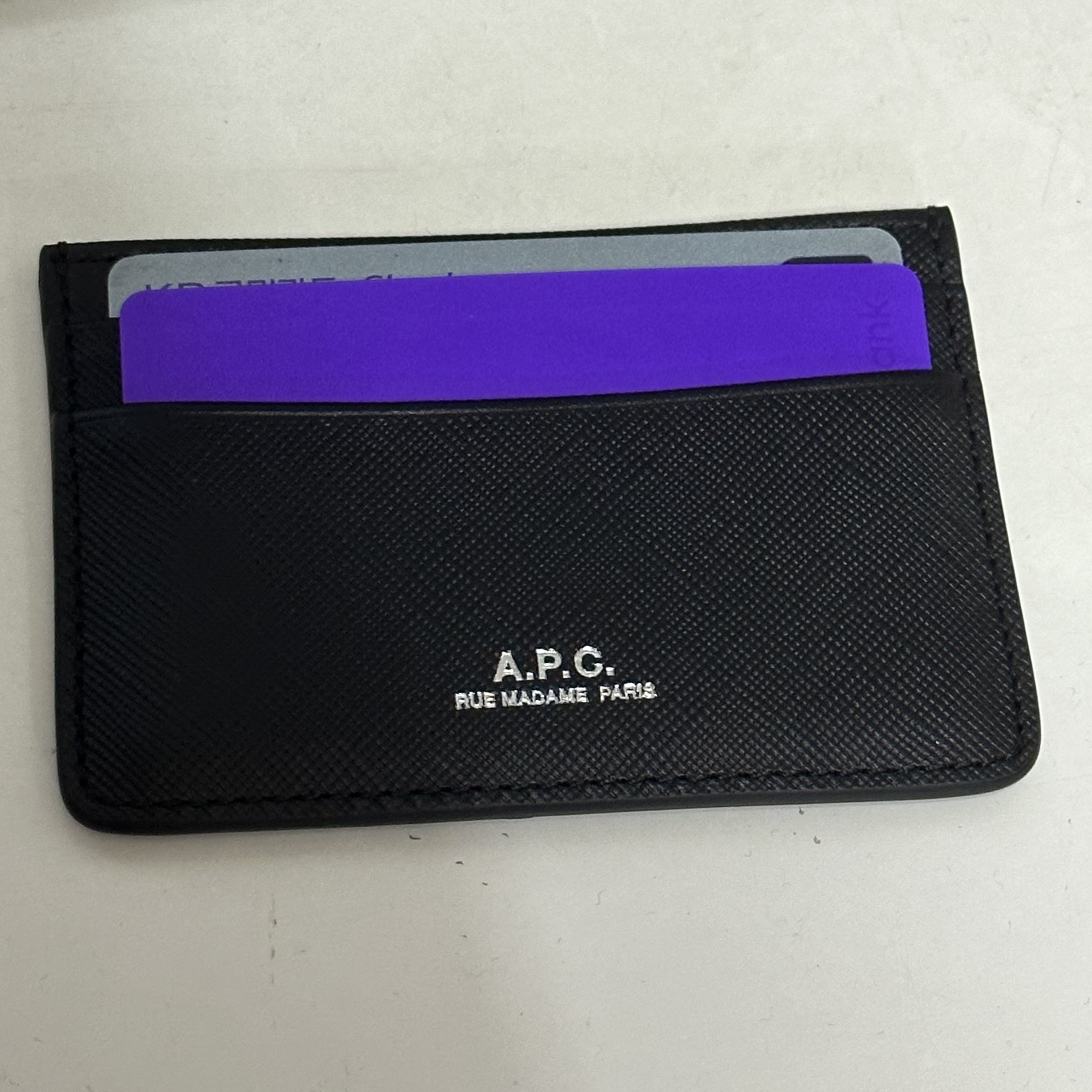 A.P.C. Andre Card Holder Black 착용 스타일