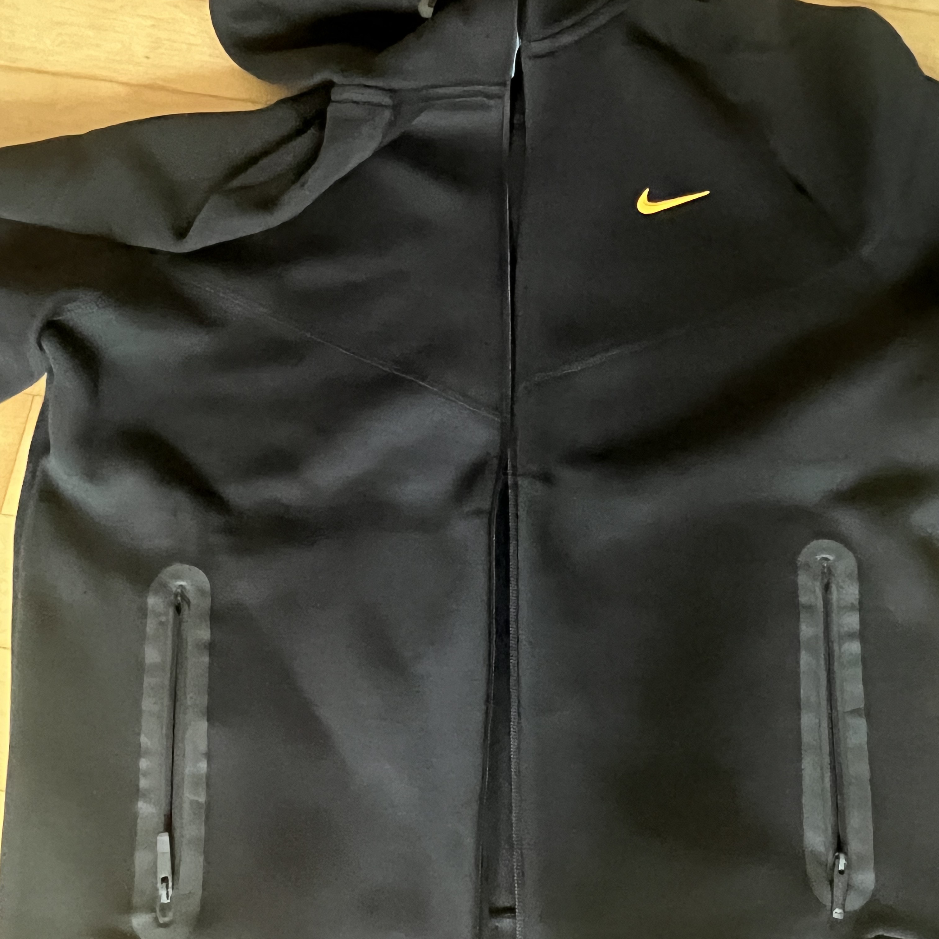 Nike x Drake Nocta Tech Fleece Hoodie Black (FD8453-010) 착용 스타일 - 2