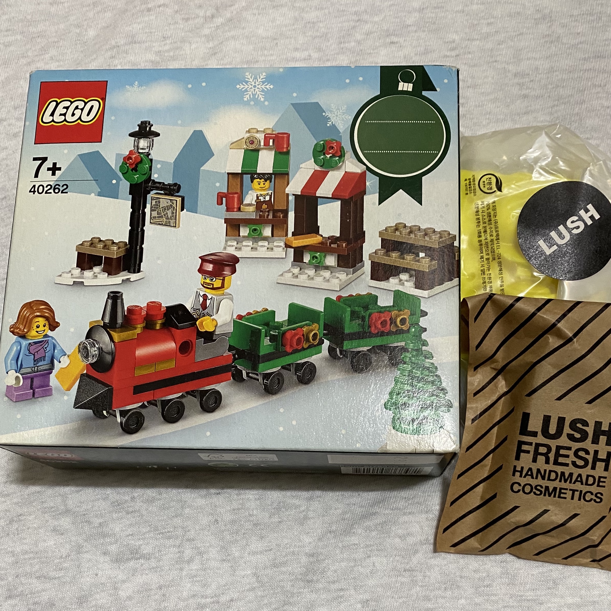 Lego Christmas Train Ride 착용 스타일