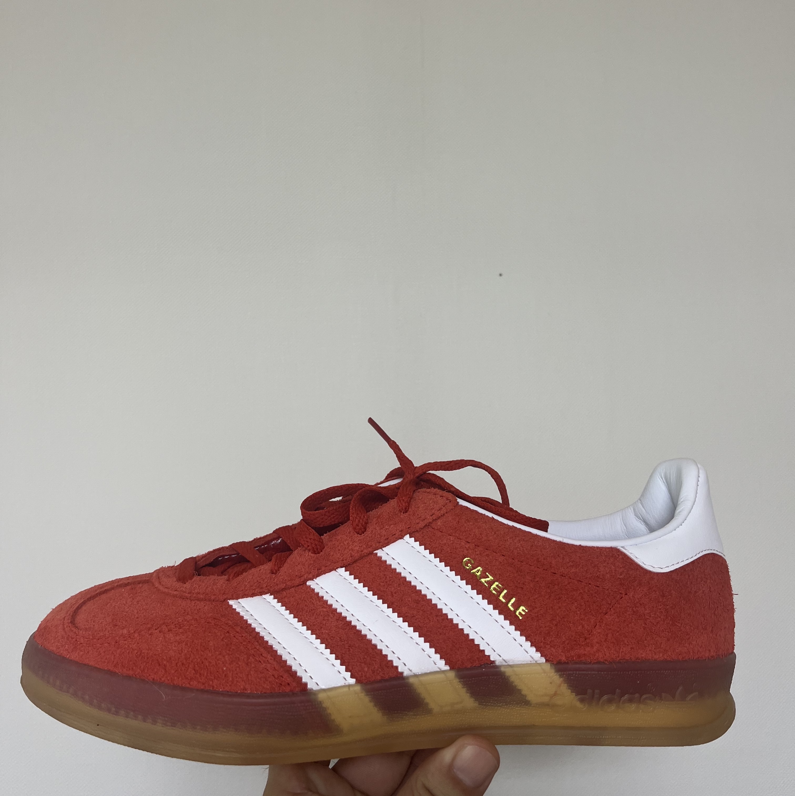 (W) Adidas Gazelle Indoor Bold Orange Cloud White 착용 스타일 - 1