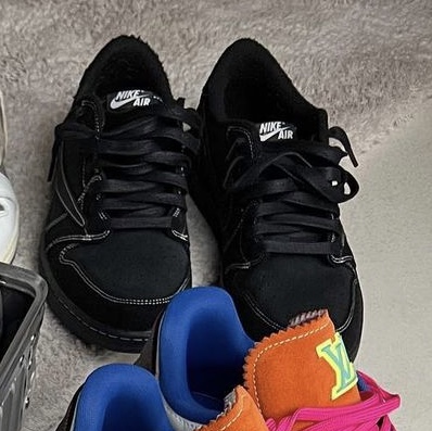 Jordan 1 x Travis Scott Retro Low OG SP Black Phantom 착용 스타일