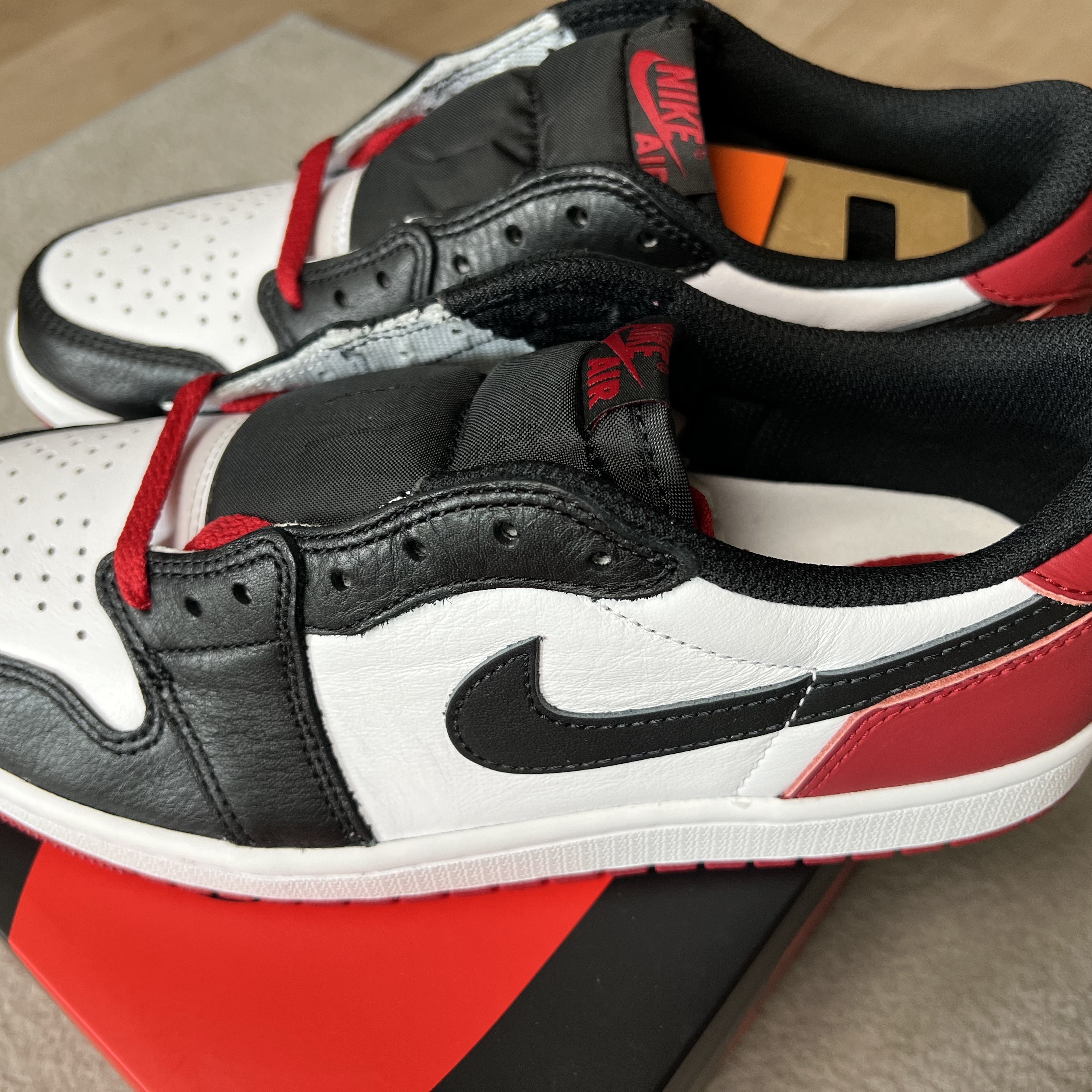 Jordan 1 Retro Low OG Black Toe 착용 스타일 - 2
