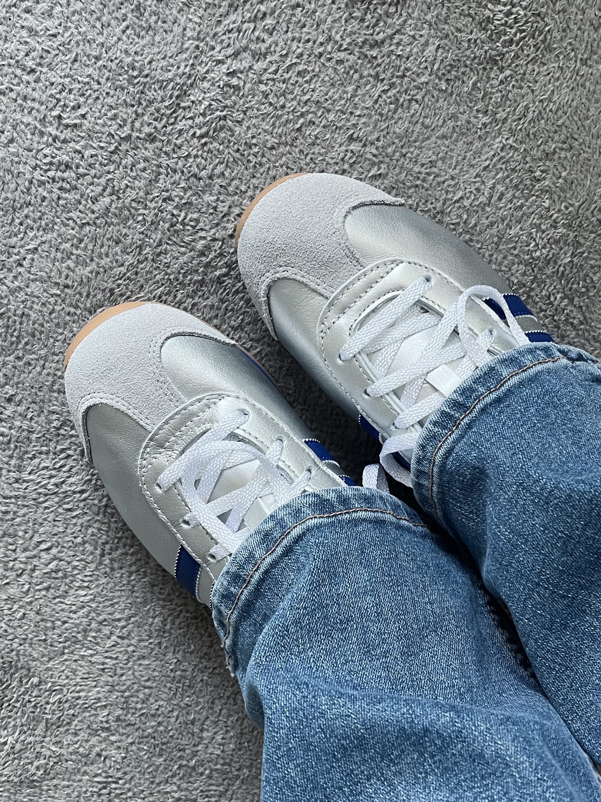Adidas Country OG Matte Silver Bright Blue 착용 스타일 - 3