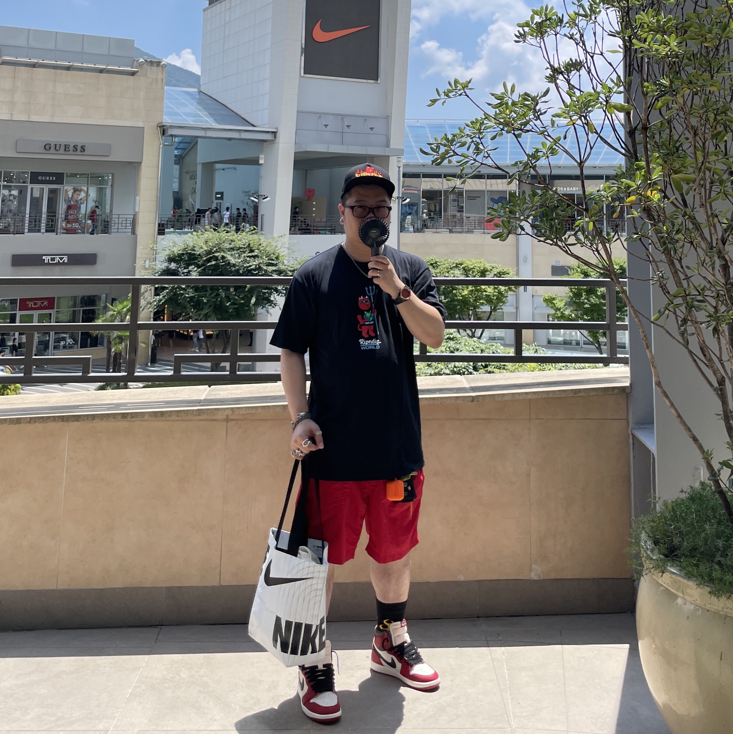 Jordan 1 Retro High OG Chicago 2022, Casio G-Shock GM-2100B-4A 착용 스타일 - 1