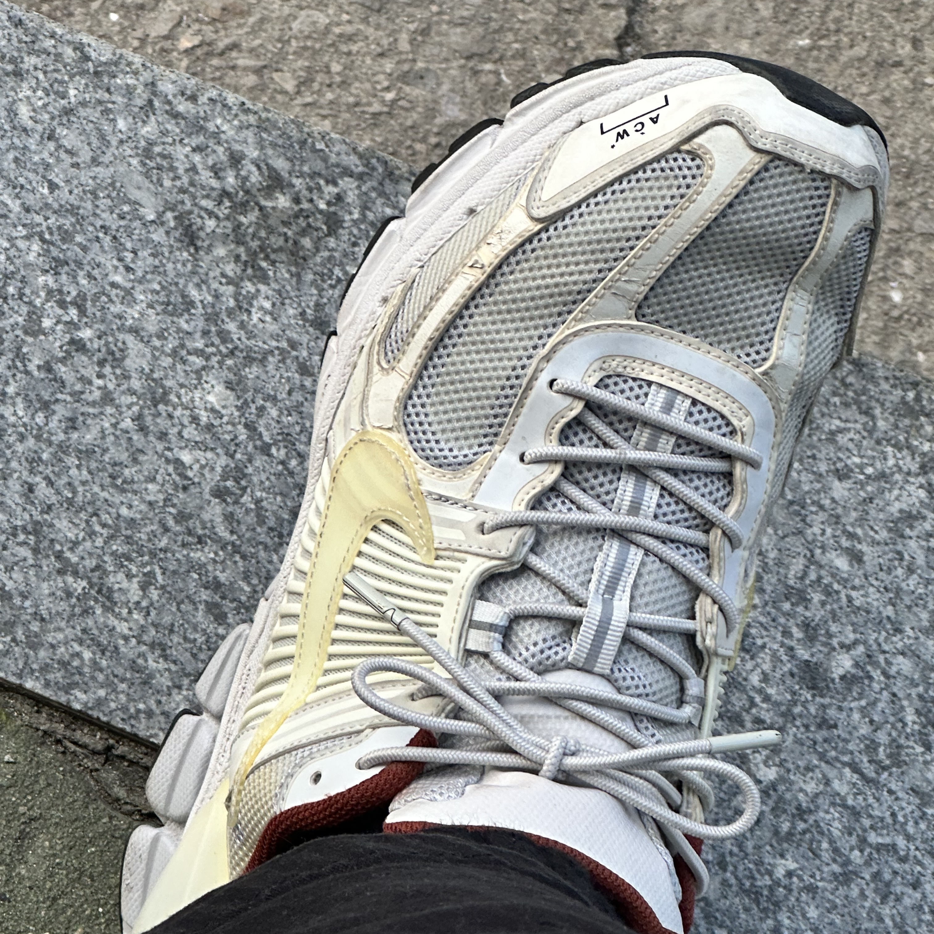 Nike x A-Cold-Wall Zoom Vomero 5 Sail 착용 스타일