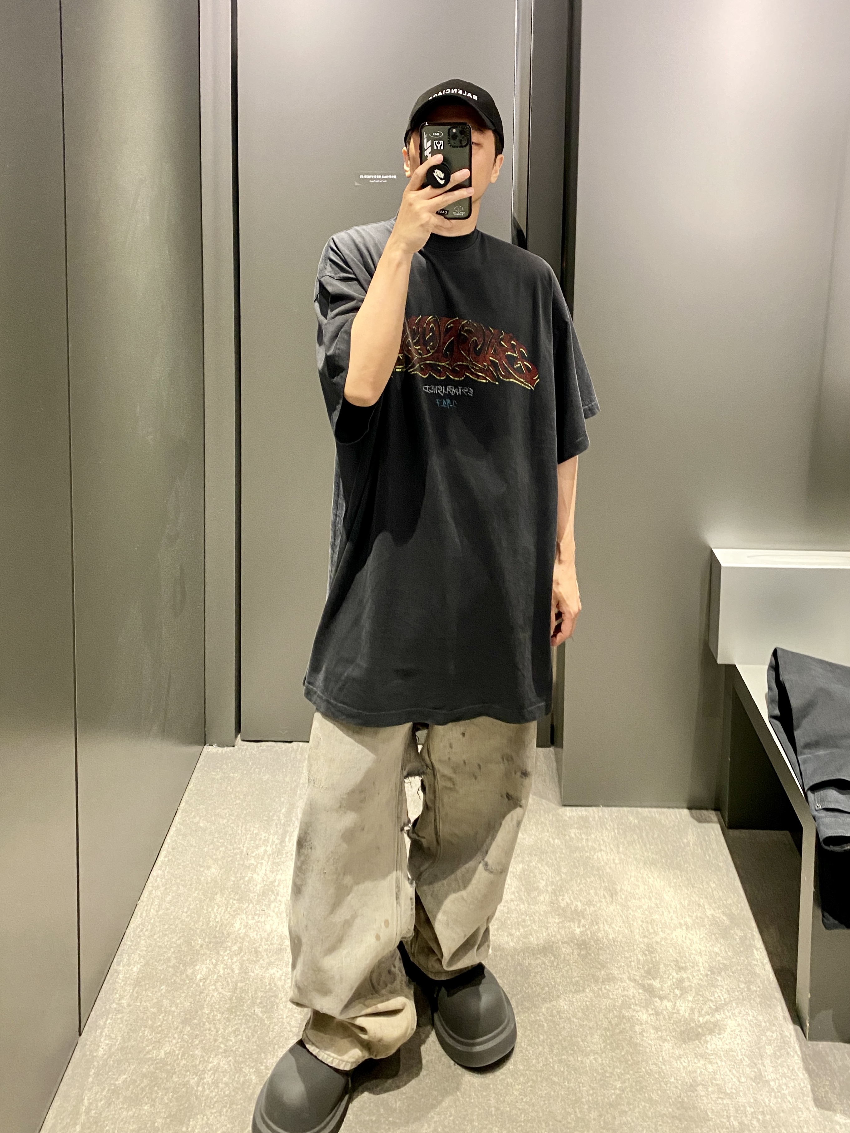 Balenciaga Offshore Oversized T-Shirt Black Faded, Balenciaga Steroid Derby Black 착용 스타일