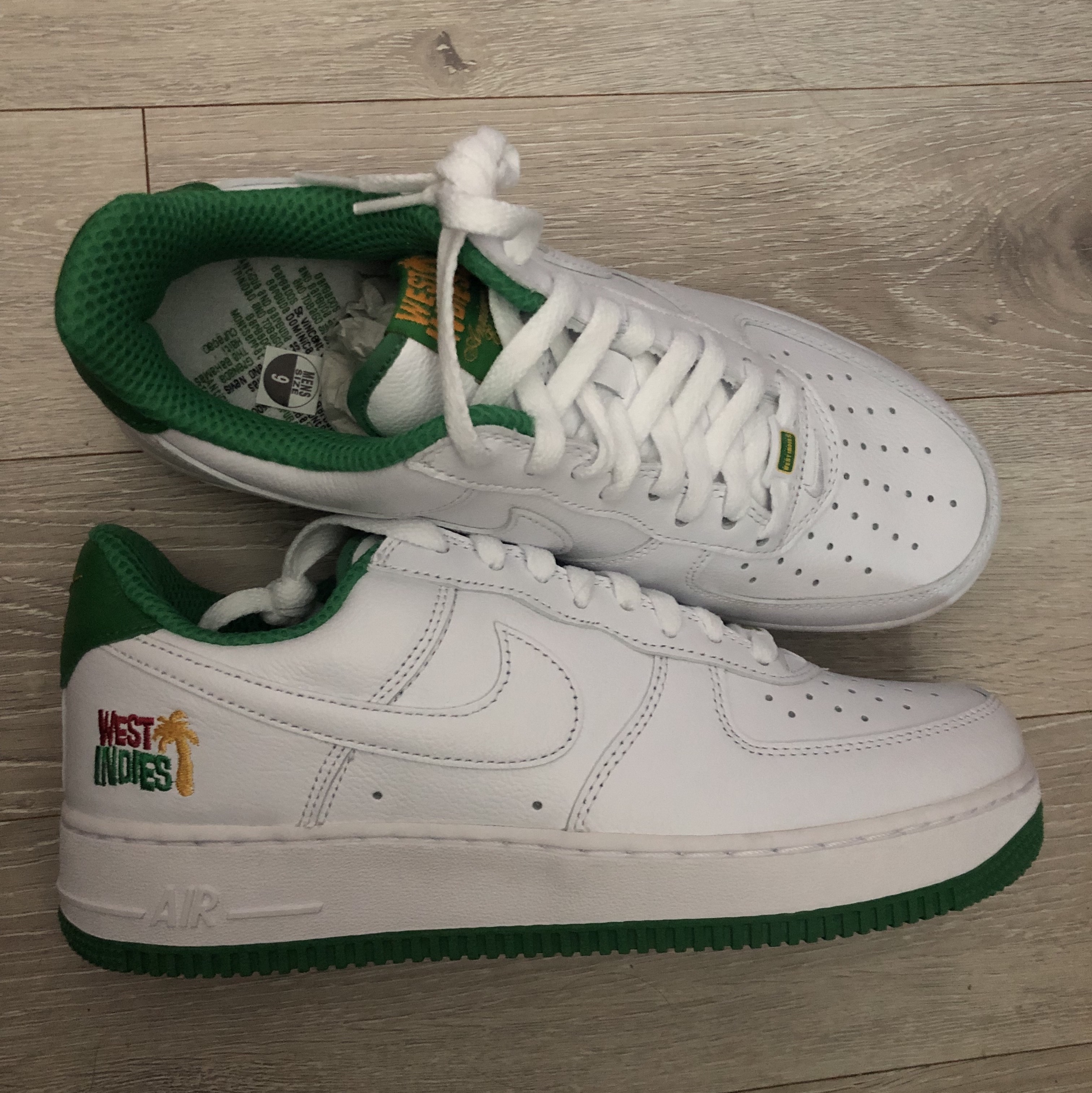 Nike Air Force 1 Low Retro QS West Indies Classic Green 착용 스타일