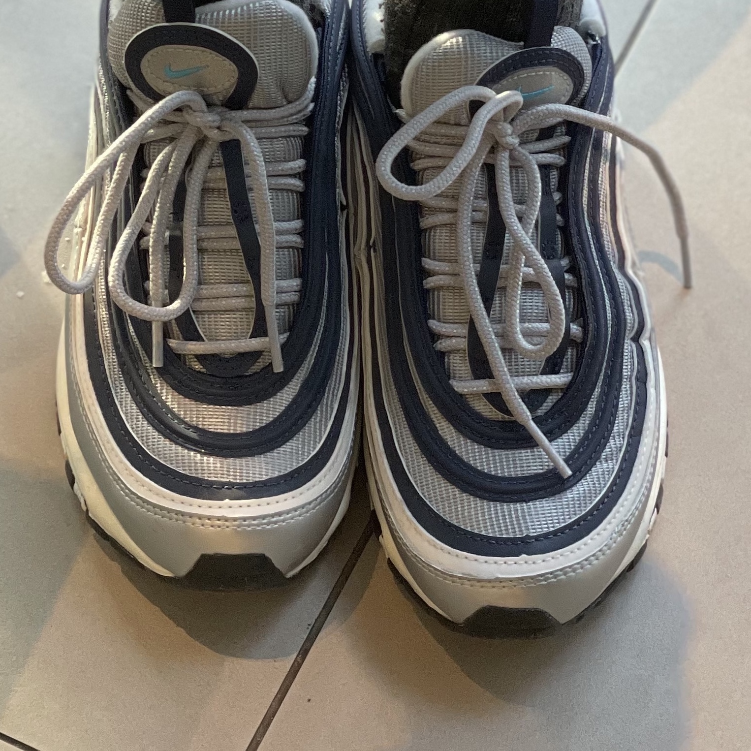 Nike Air Max 97 OG Metallic Silver and Chlorine Blue 착용 스타일