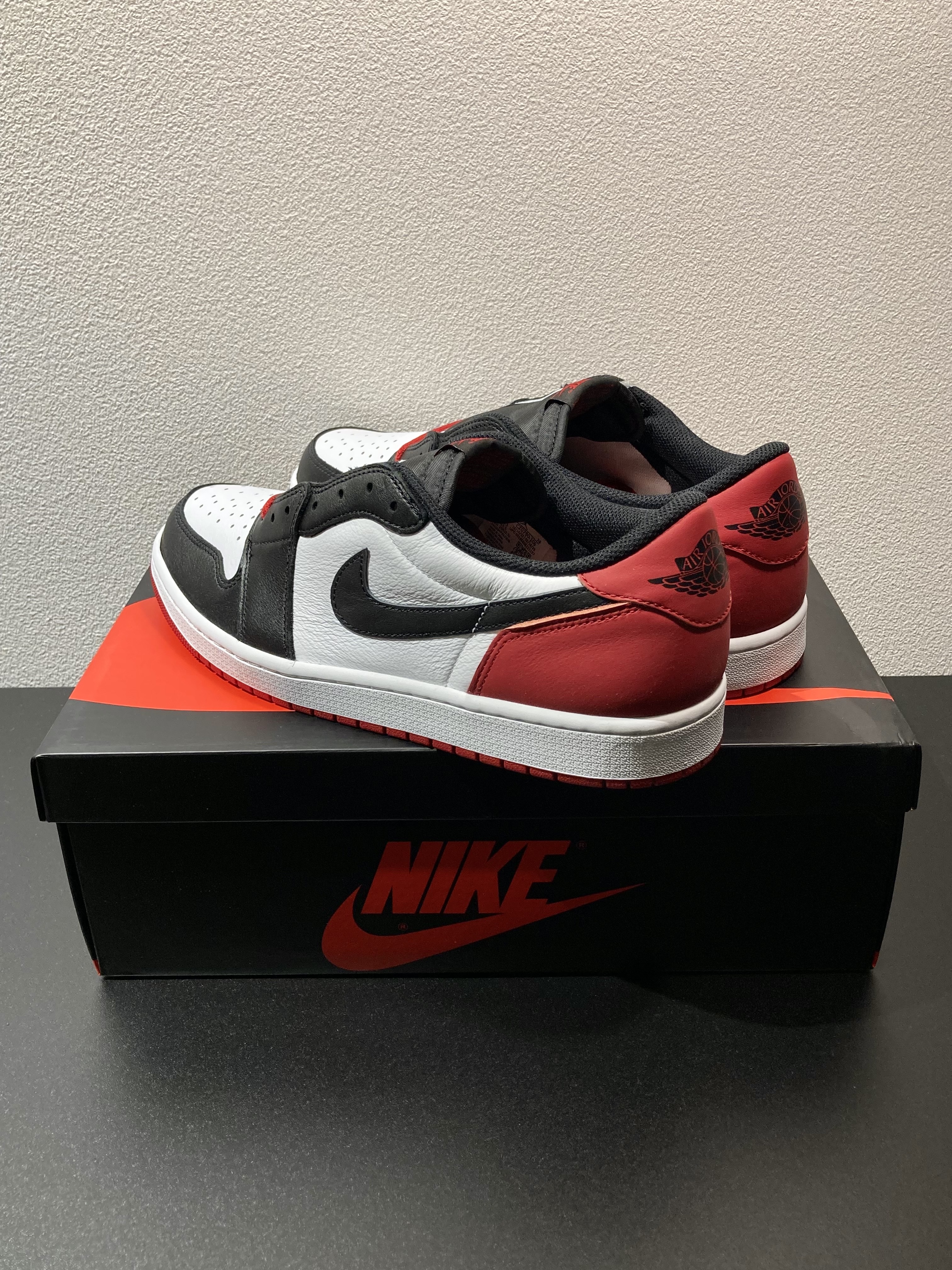 Jordan 1 Retro Low OG Black Toe 착용 스타일 - 2