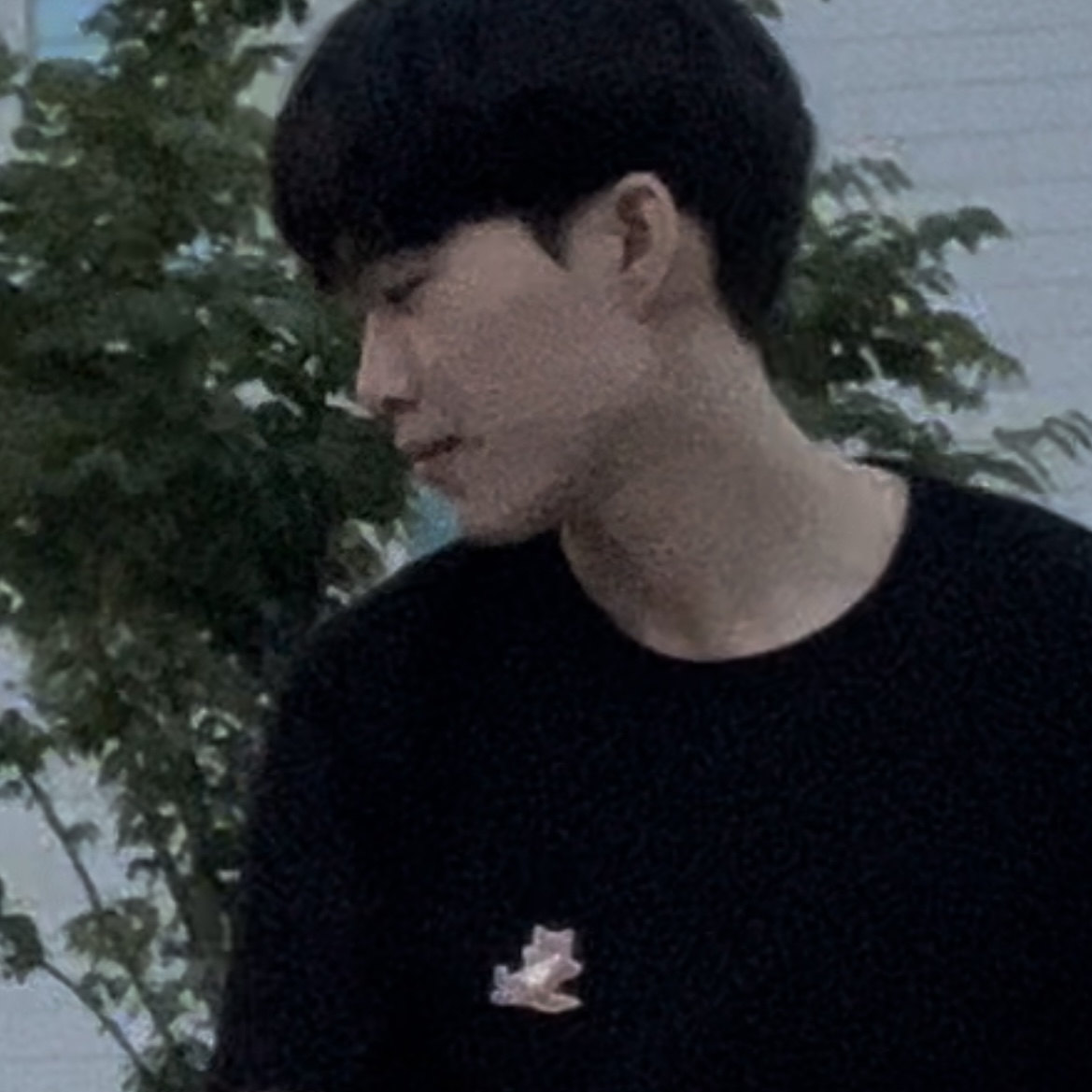 Maison Kitsune Chillax Fox Patch Classic T-Shirt Black 착용 스타일 - 2