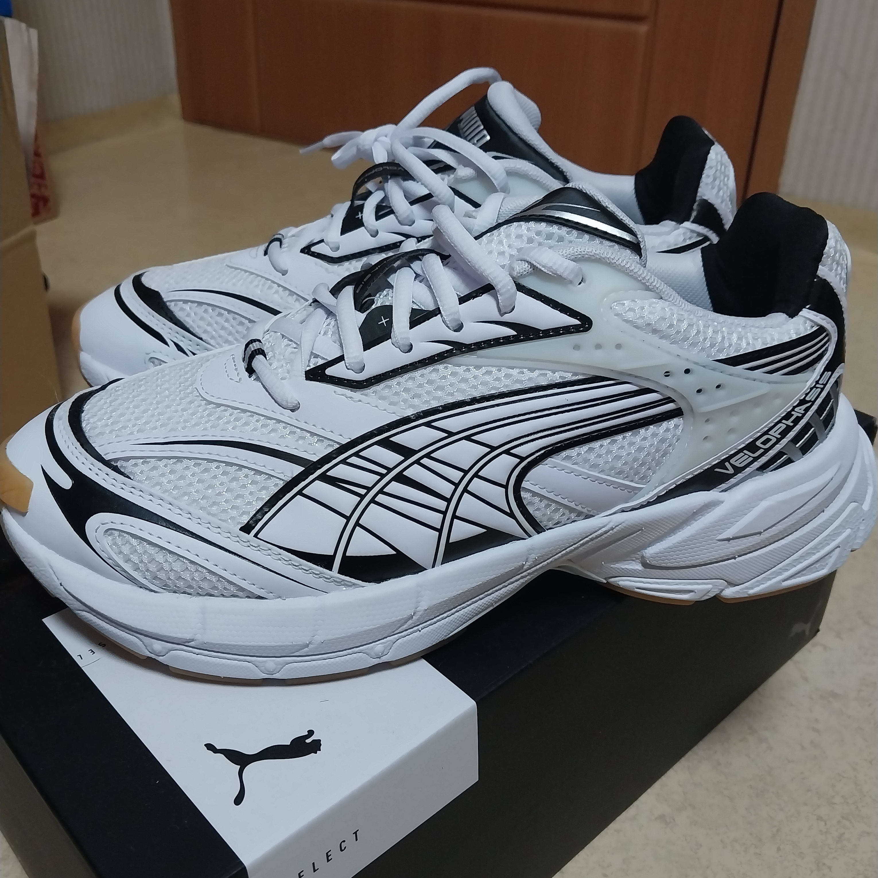 Puma Velophasis Technisch White Black 착용 스타일