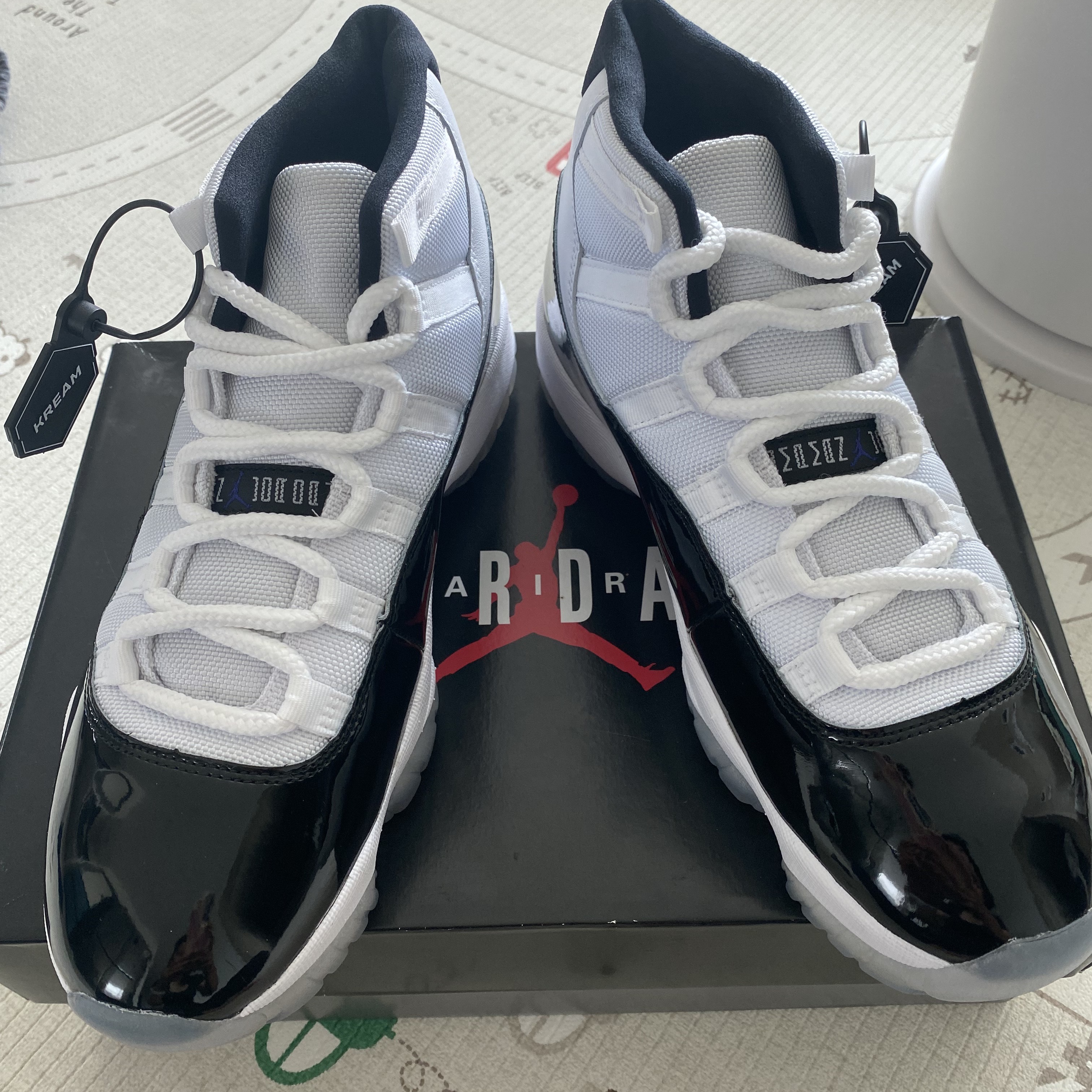 Jordan 11 Retro Concord 2018 착용 스타일 - 2