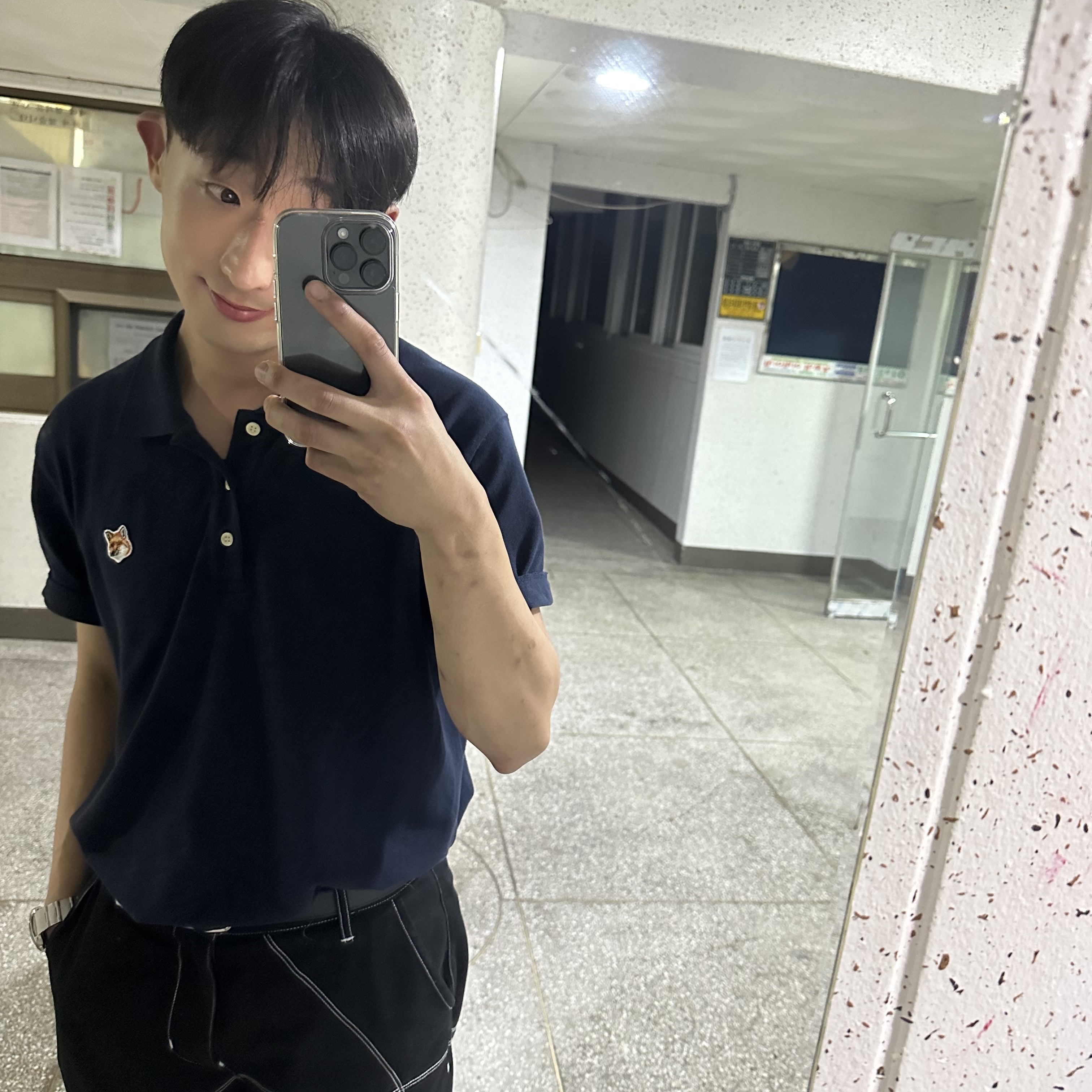 Maison Kitsune Fox Head Patch Classic Polo Navy, Apple iPhone 14 Pro 128GB Space Black (Korean Ver.) 착용 스타일