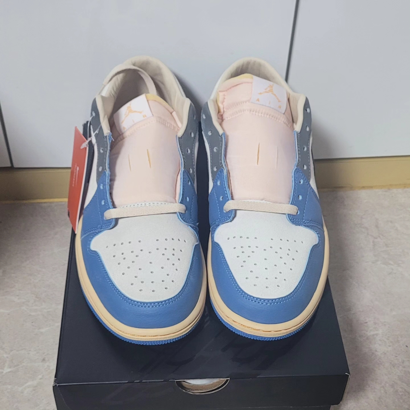 Jordan 1 Low SE Tokyo 96 착용 스타일 - 2