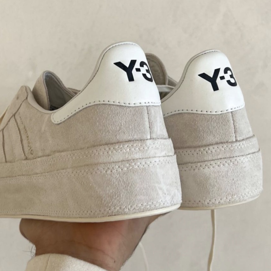 Y-3 Gazelle Cream White 착용 스타일