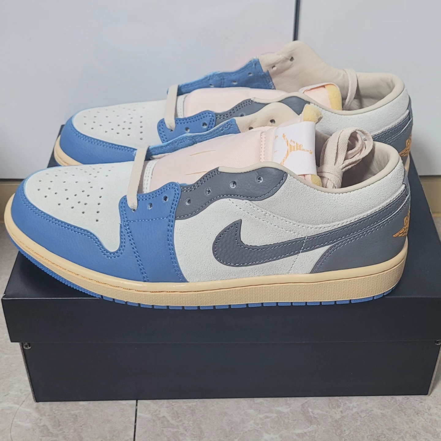 Jordan 1 Low SE Tokyo 96 착용 스타일 - 1