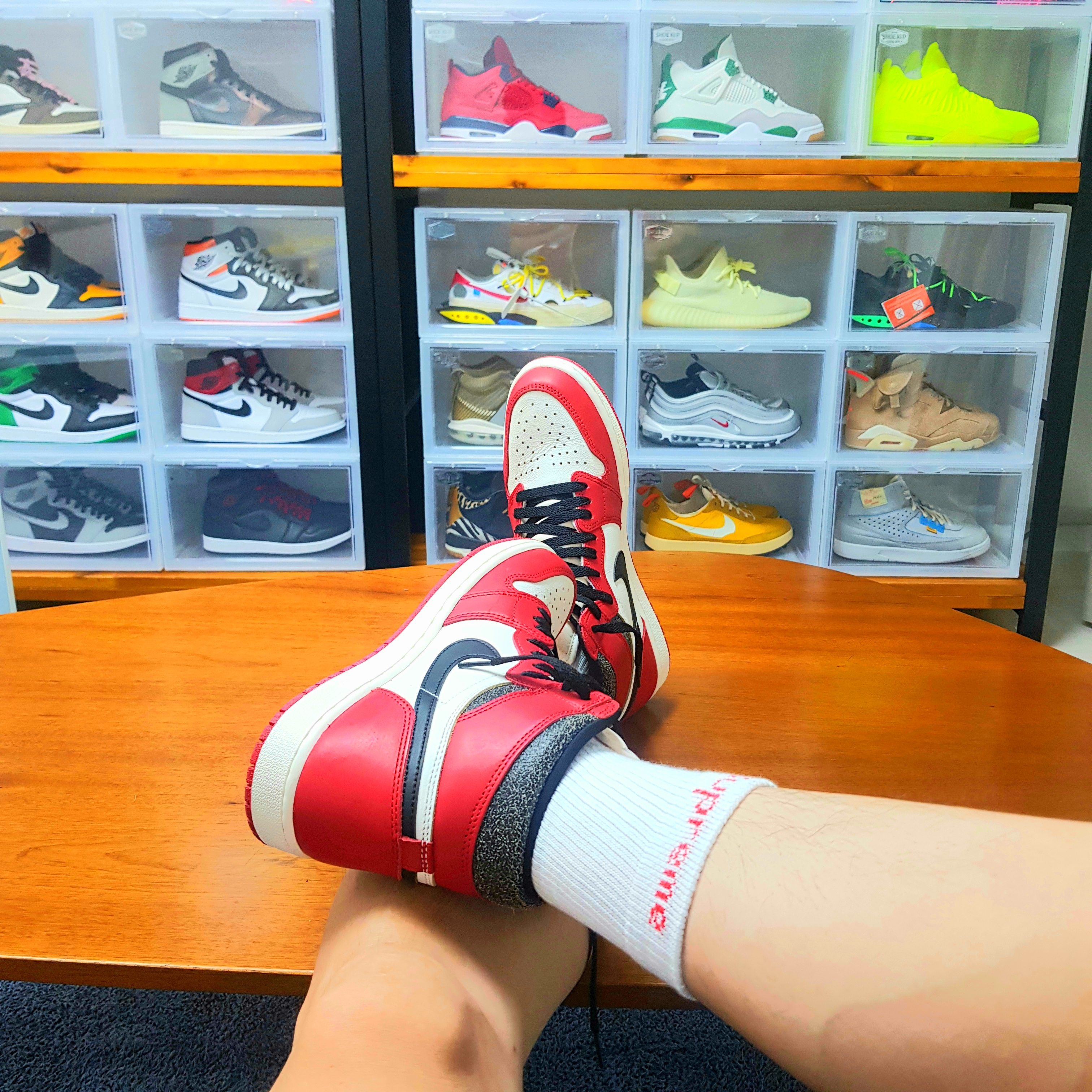 Jordan 1 Retro High OG Chicago 2022, Louis Vuitton Monogram Chain Necklace Silver 착용 스타일 - 5
