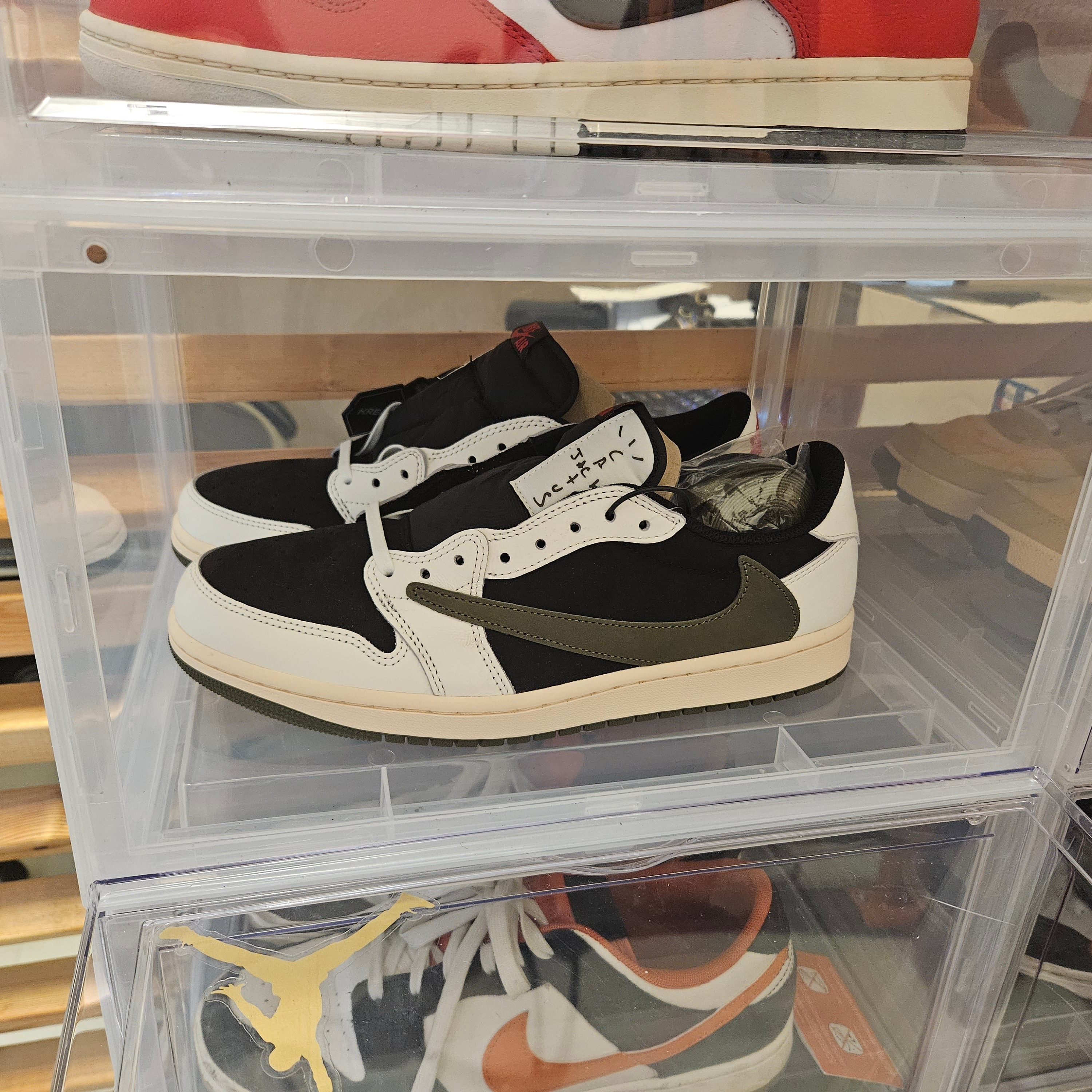(W) Jordan 1 x Travis Scott Retro Low OG SP Medium Olive 착용 스타일