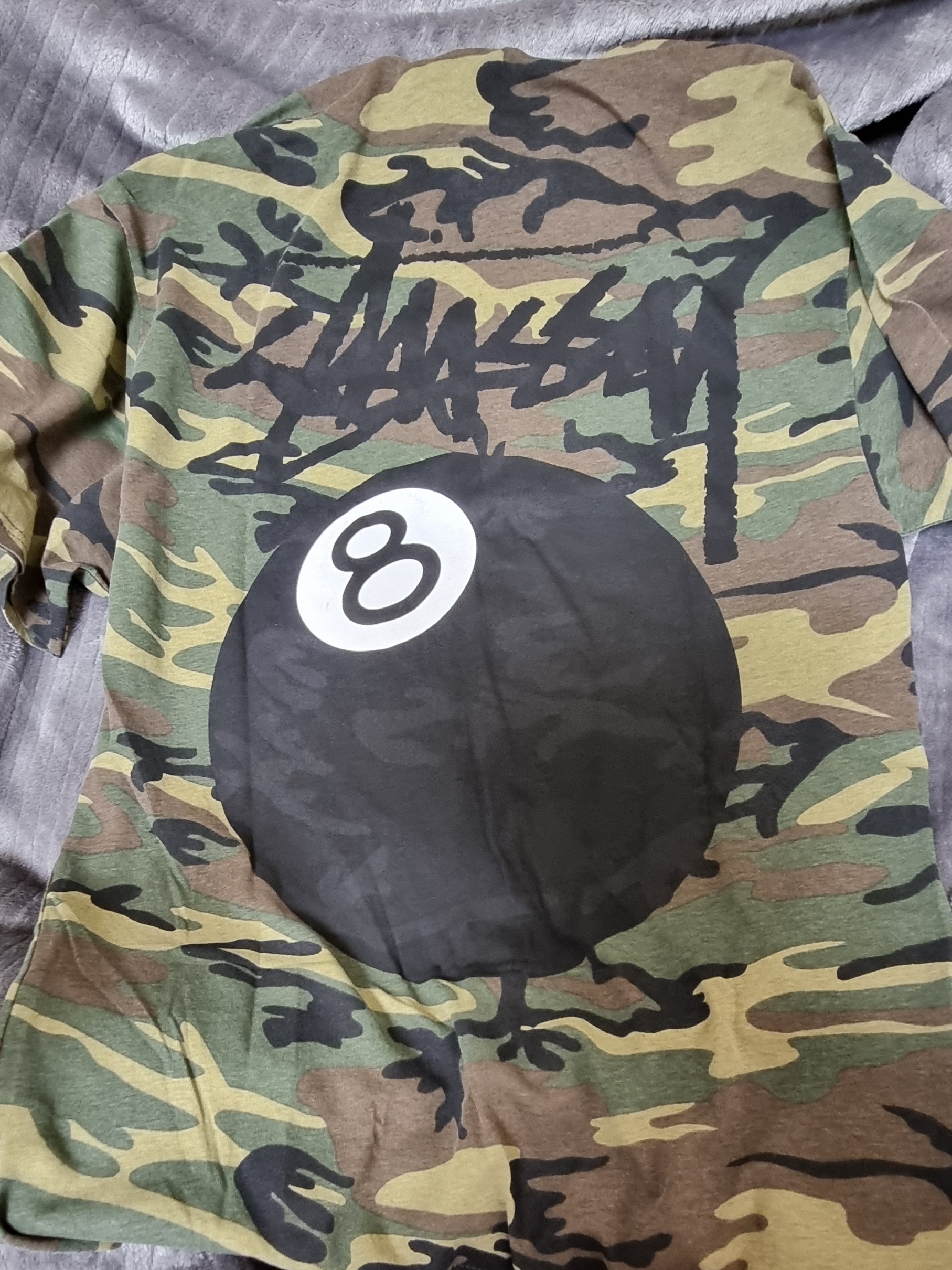 Stussy 8 Ball T-Shirt Camo 착용 스타일 - 2