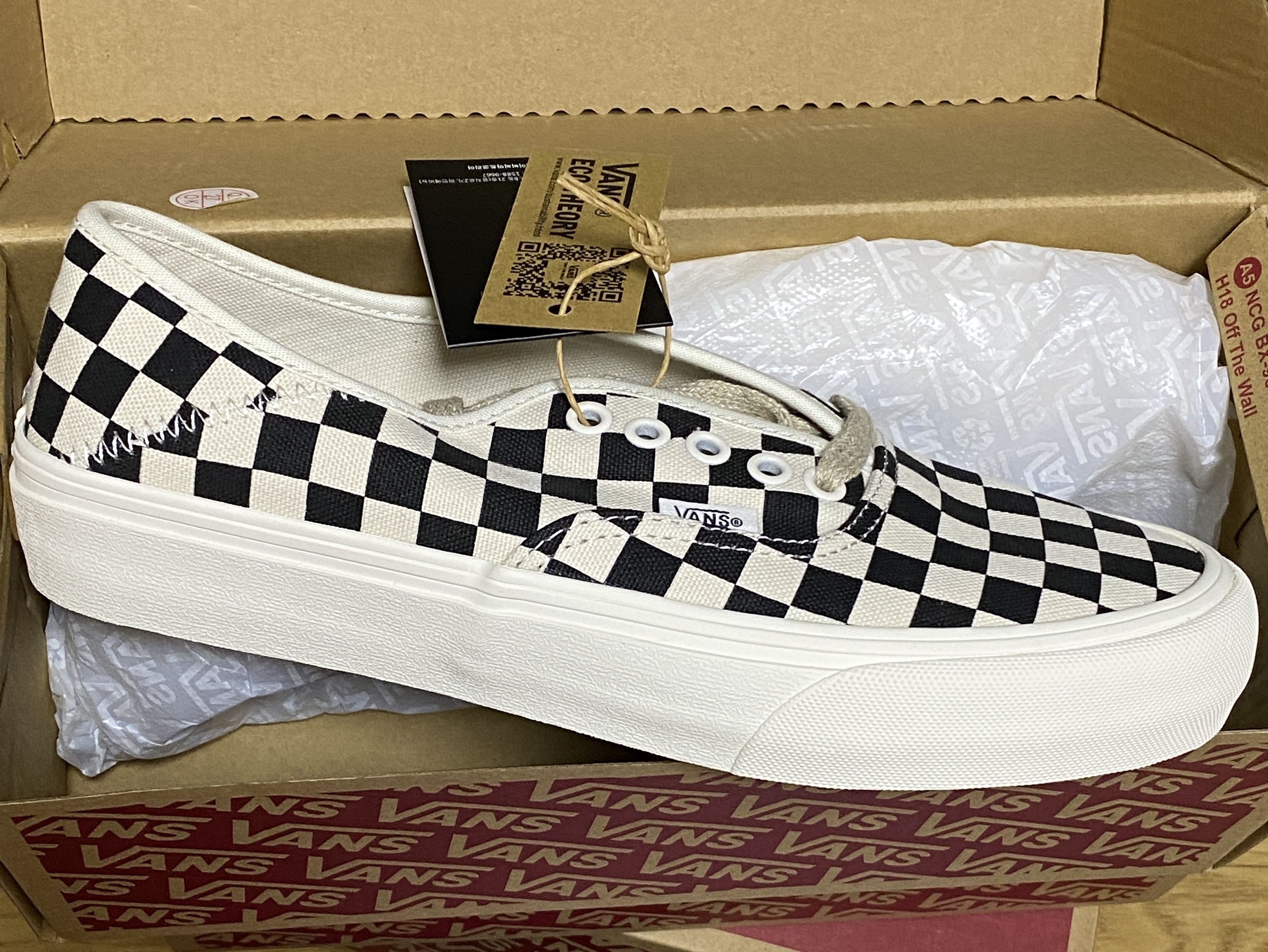 Vans Authentic SF Eco Theory White 착용 스타일