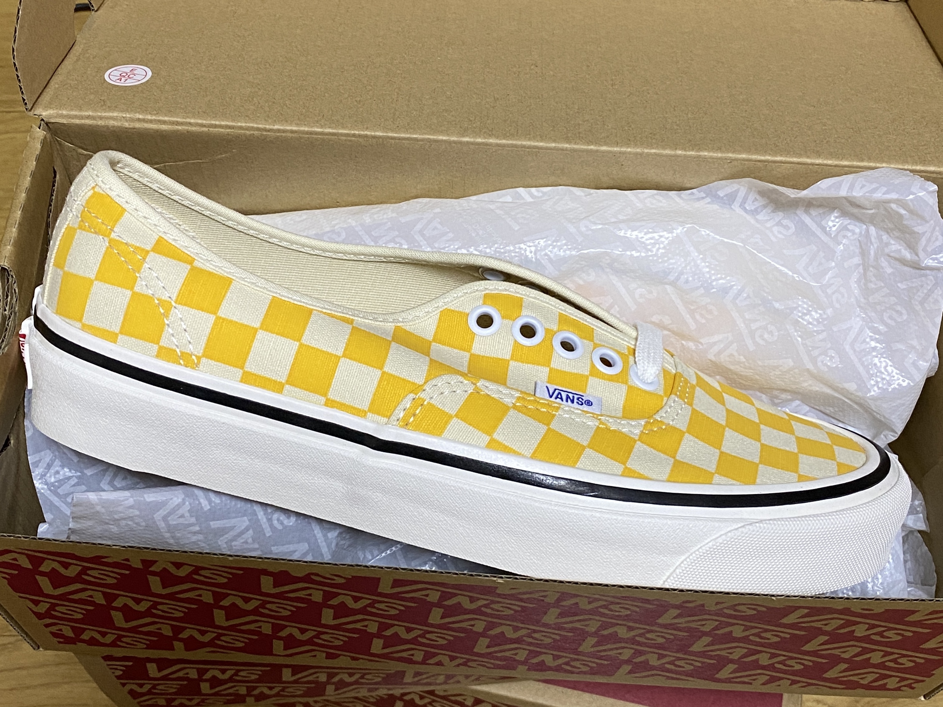 Vans Authentic 44 DX Anaheim Factory Yellow Checker 착용 스타일
