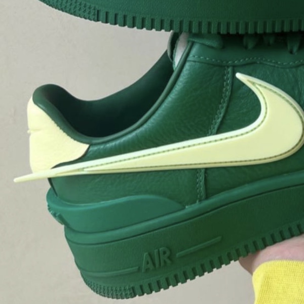 Nike x Ambush Air Force 1 Low SP Pine Green and Citron 착용 스타일